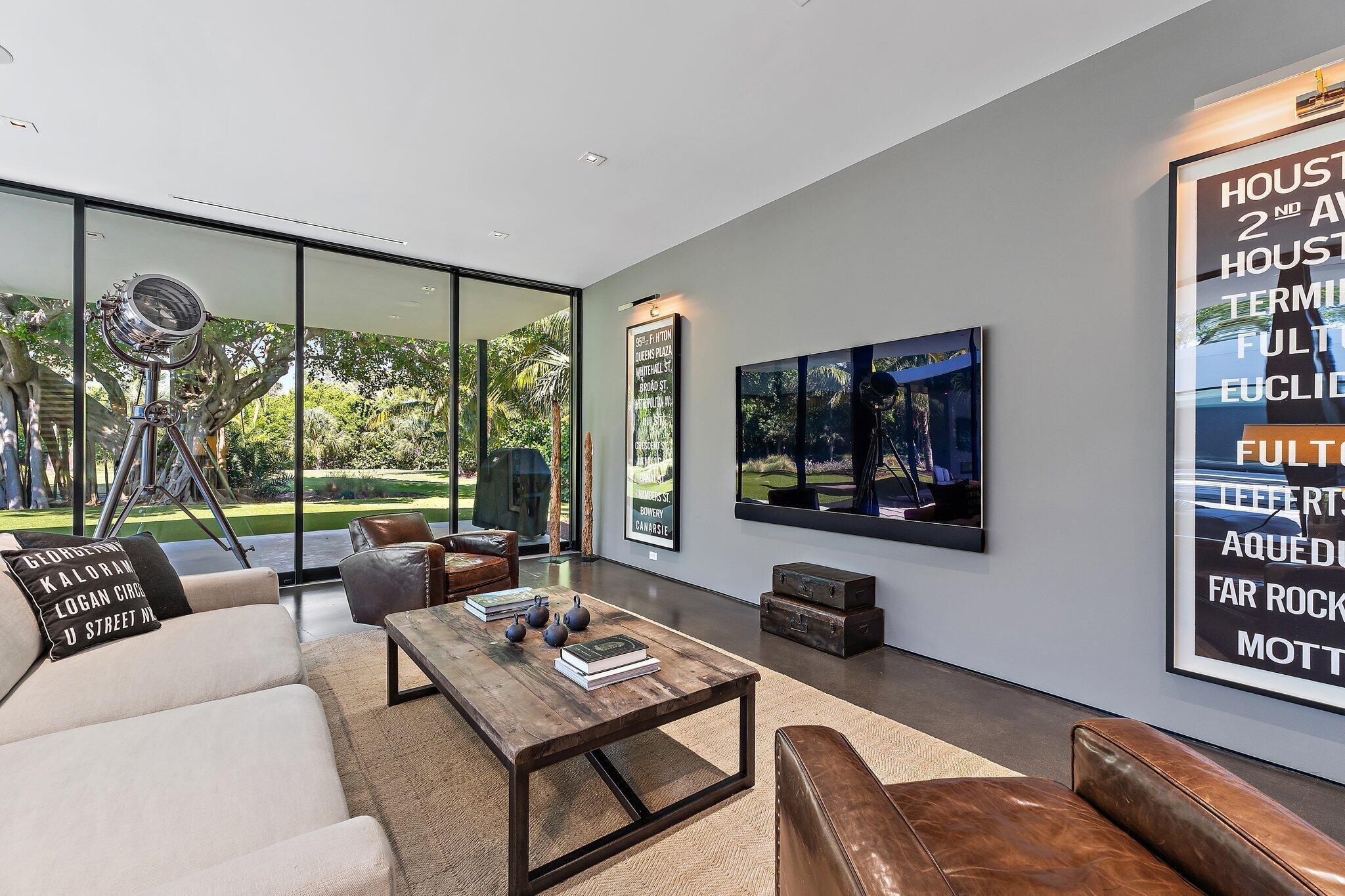 12 N Beach Jupiter Island, FL 33455