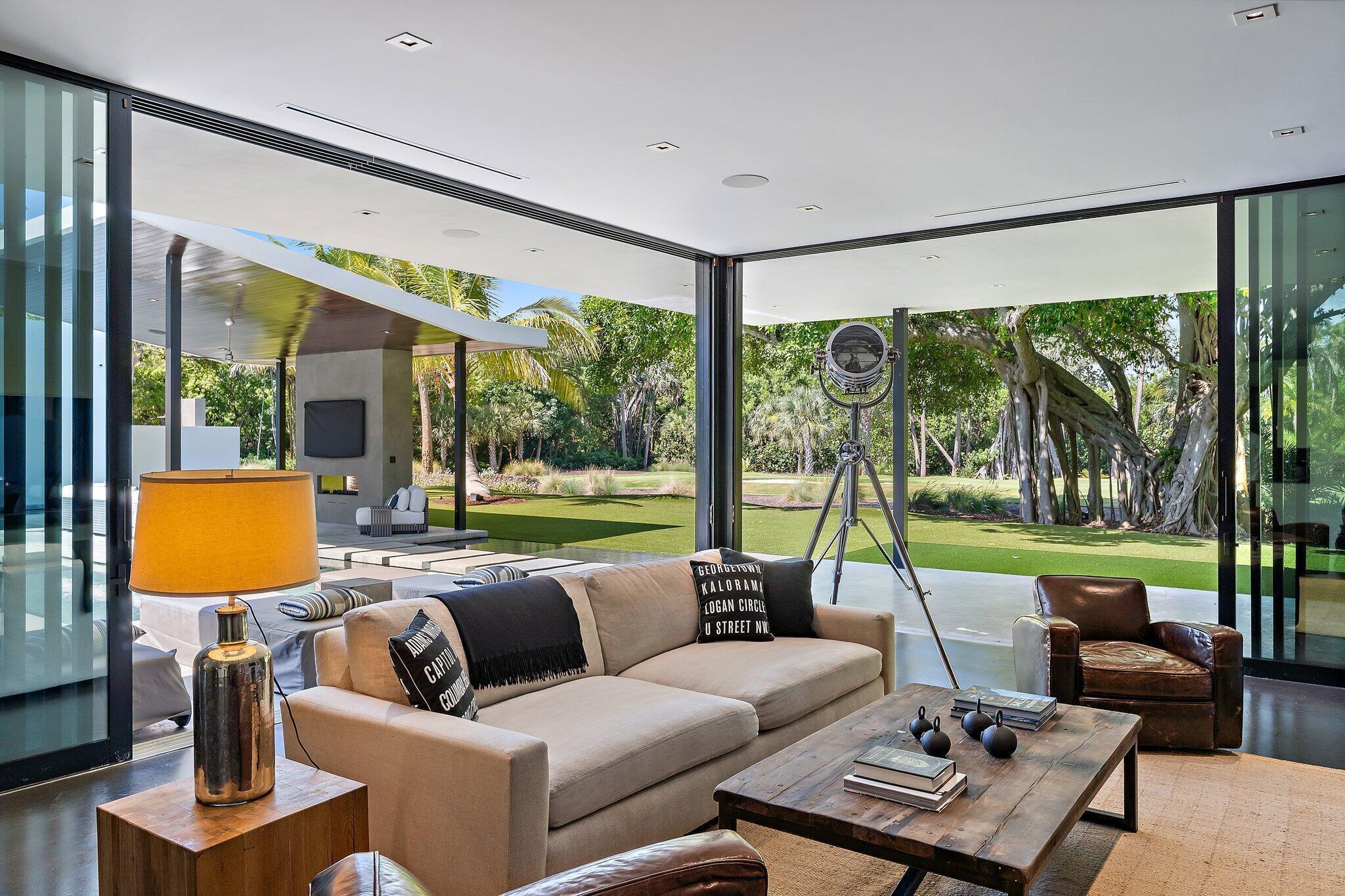 12 N Beach Jupiter Island, FL 33455