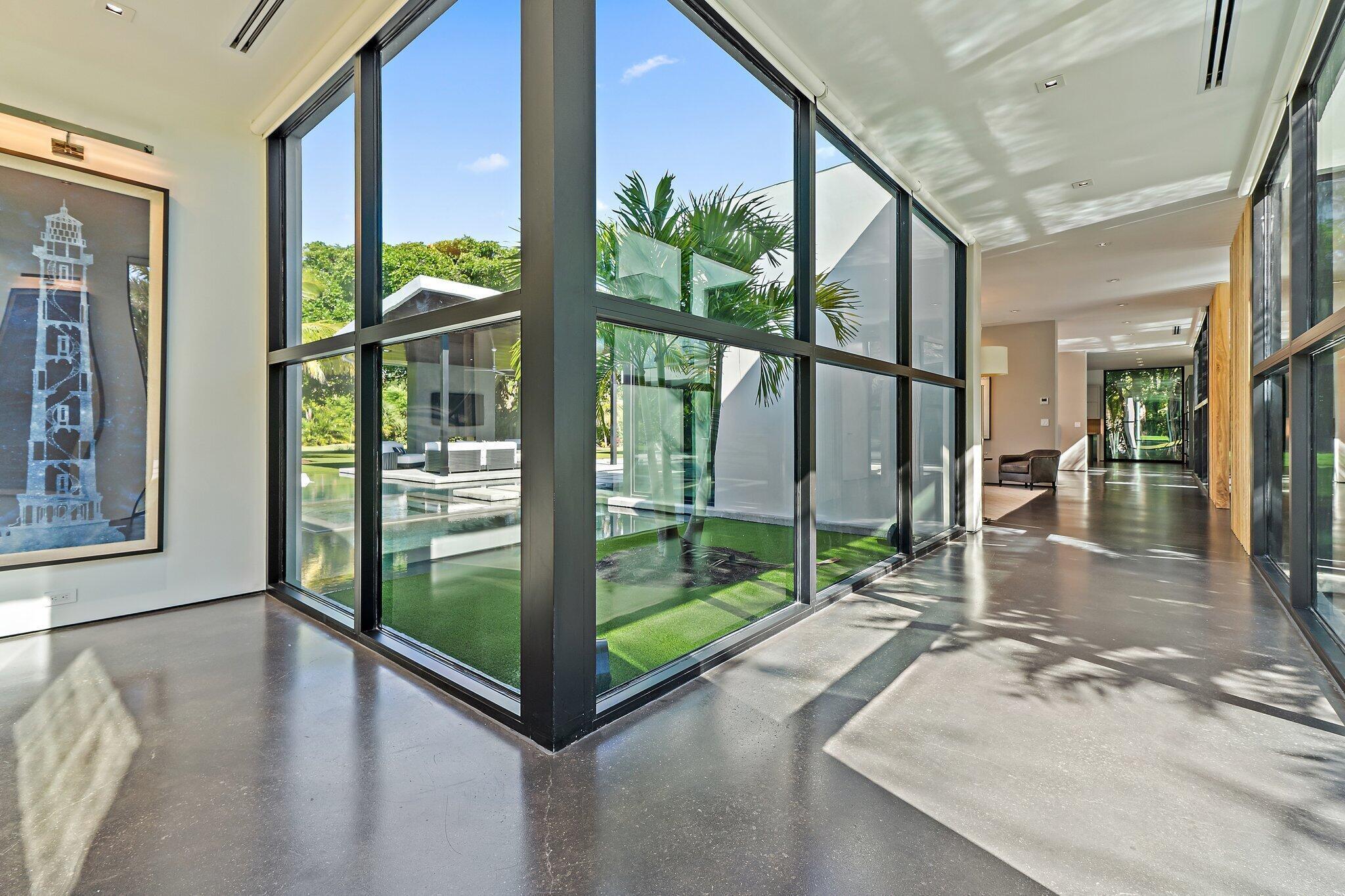 12 N Beach Jupiter Island, FL 33455