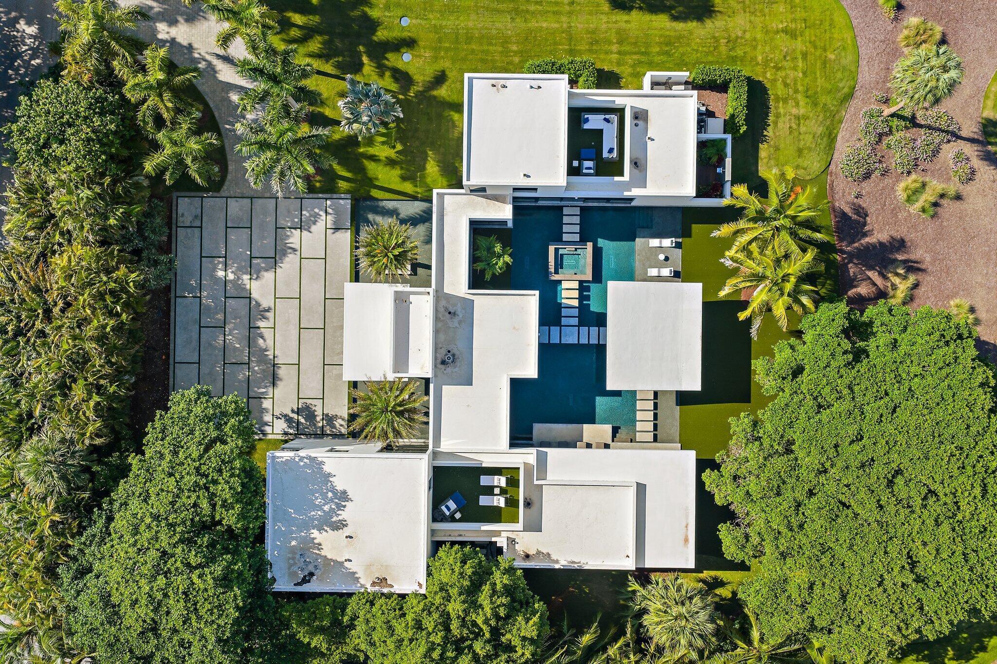 12 N Beach Jupiter Island, FL 33455