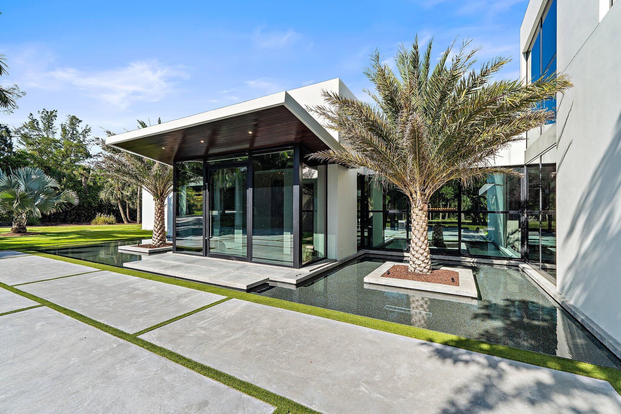12 N Beach Jupiter Island, FL 33455