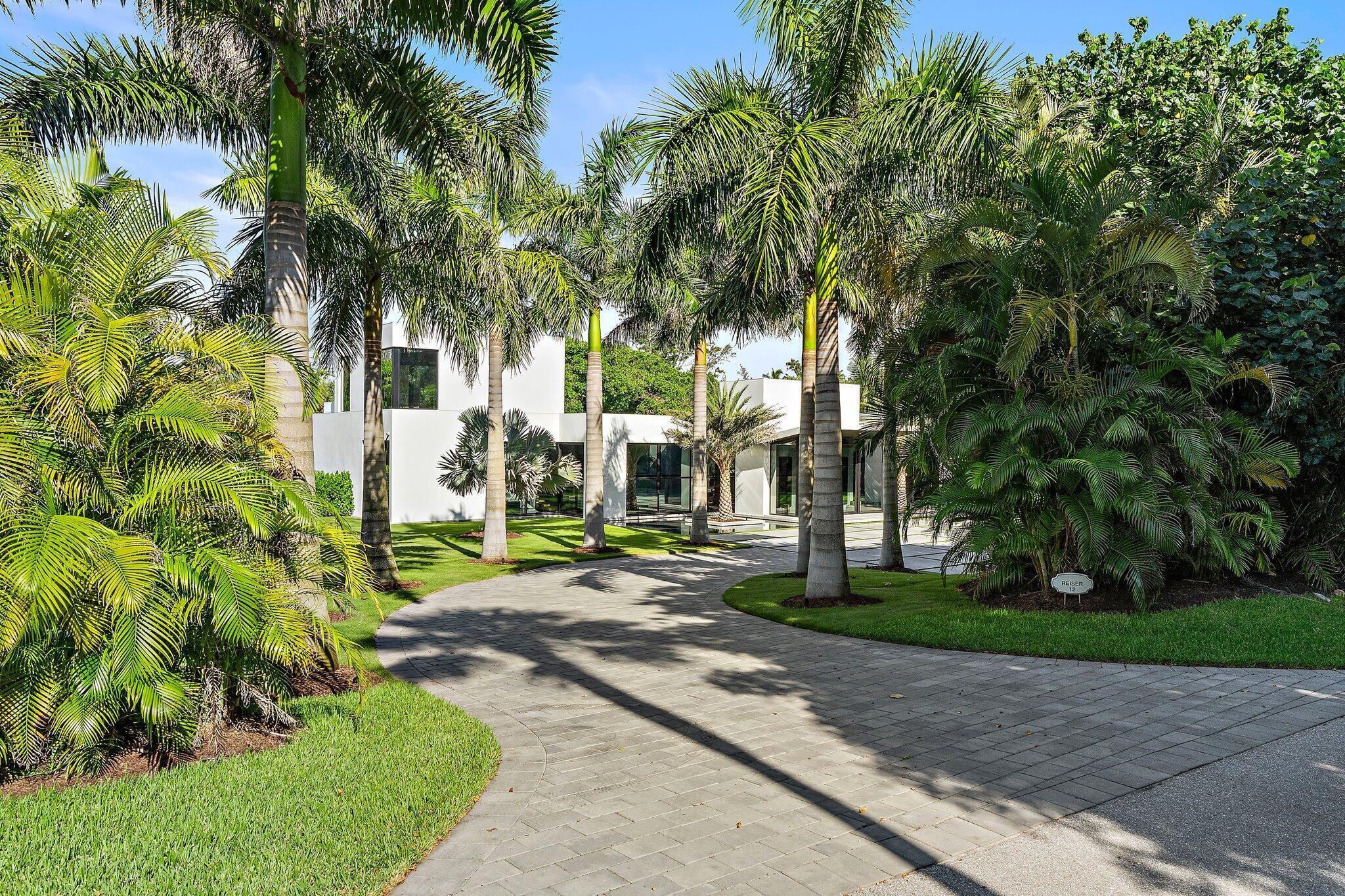 12 N Beach Jupiter Island, FL 33455
