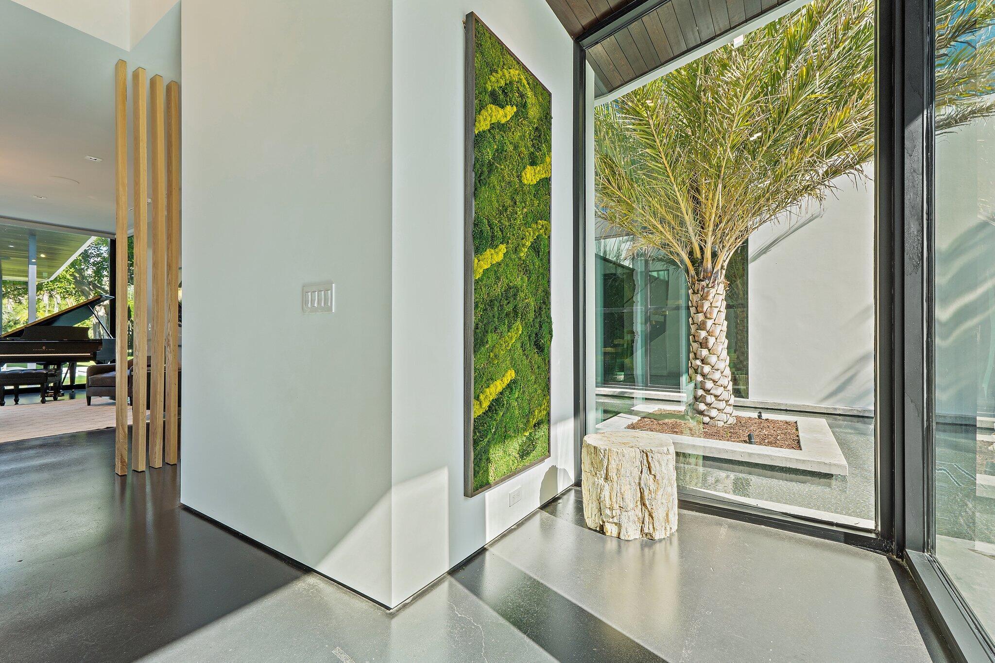 12 N Beach Jupiter Island, FL 33455