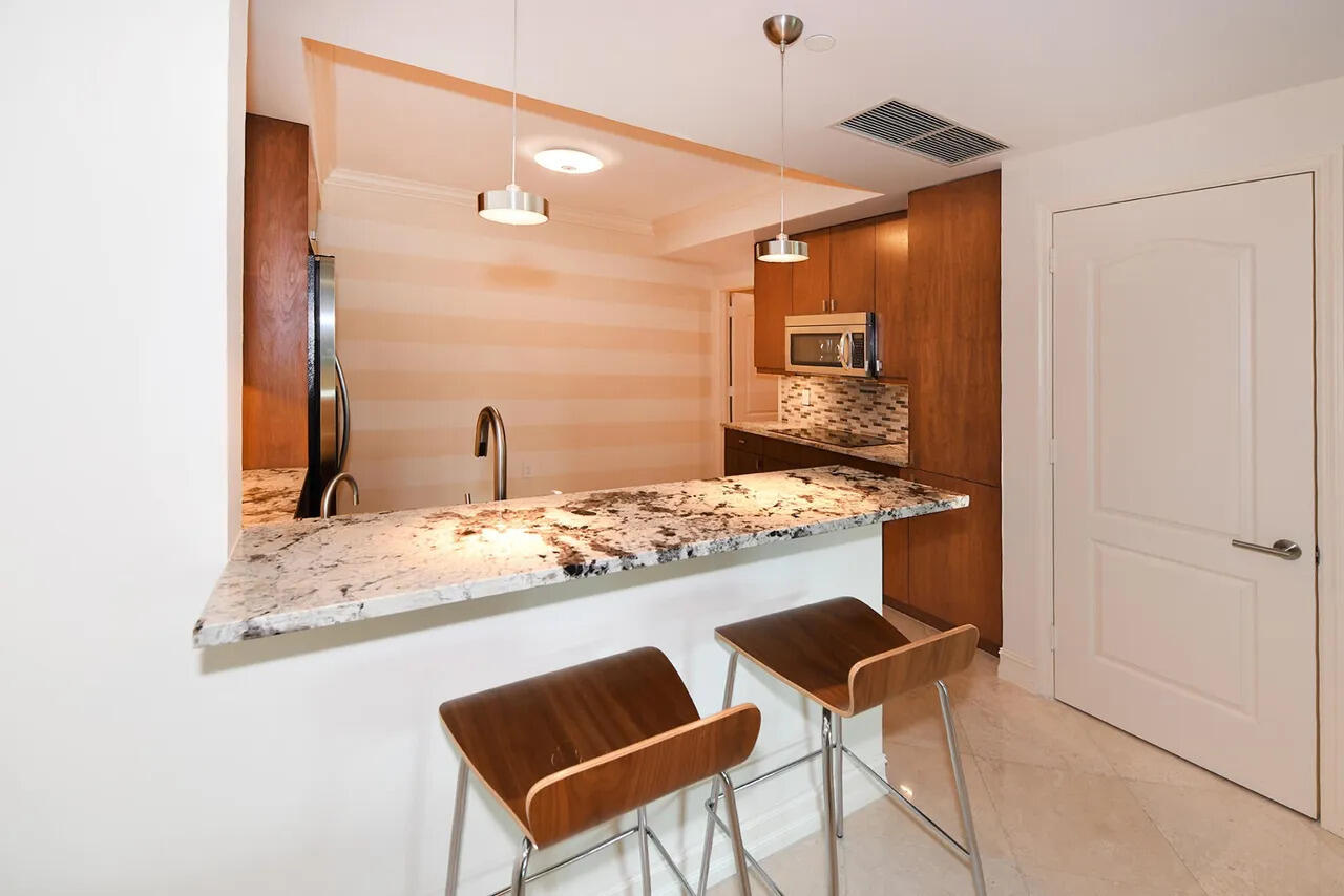 550 SE Mizner #B206