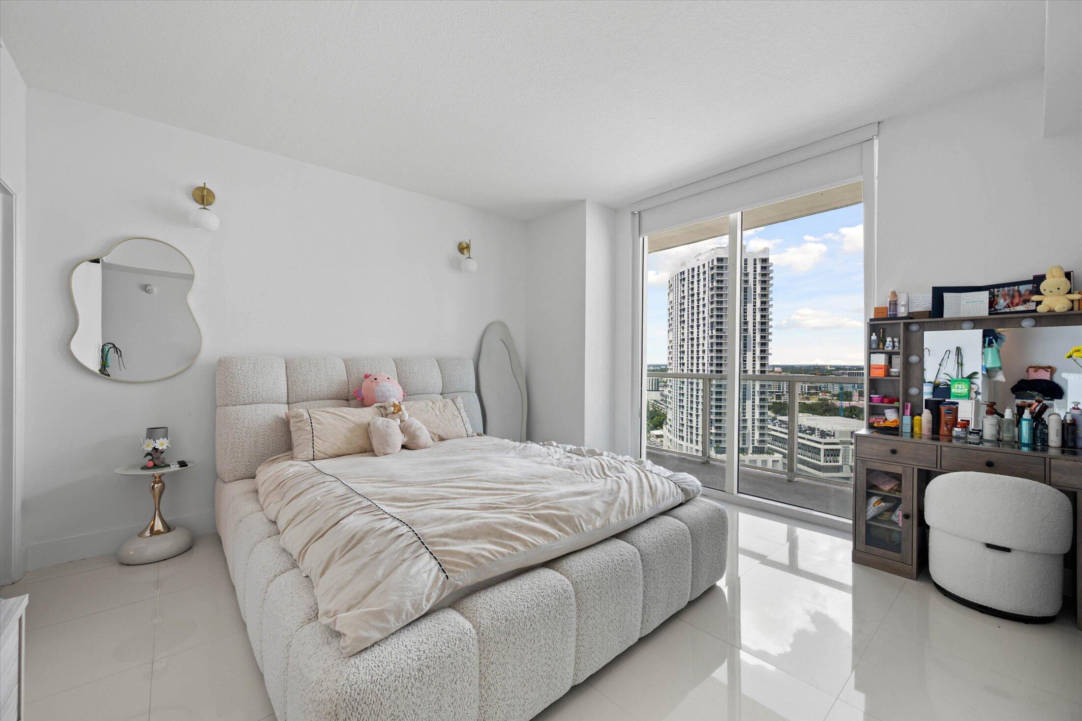 1900 N Bayshore #2312 Miami, FL 33132