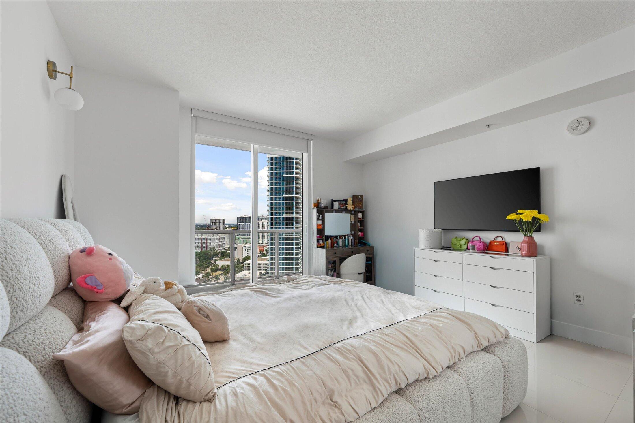 1900 N Bayshore #2312 Miami, FL 33132