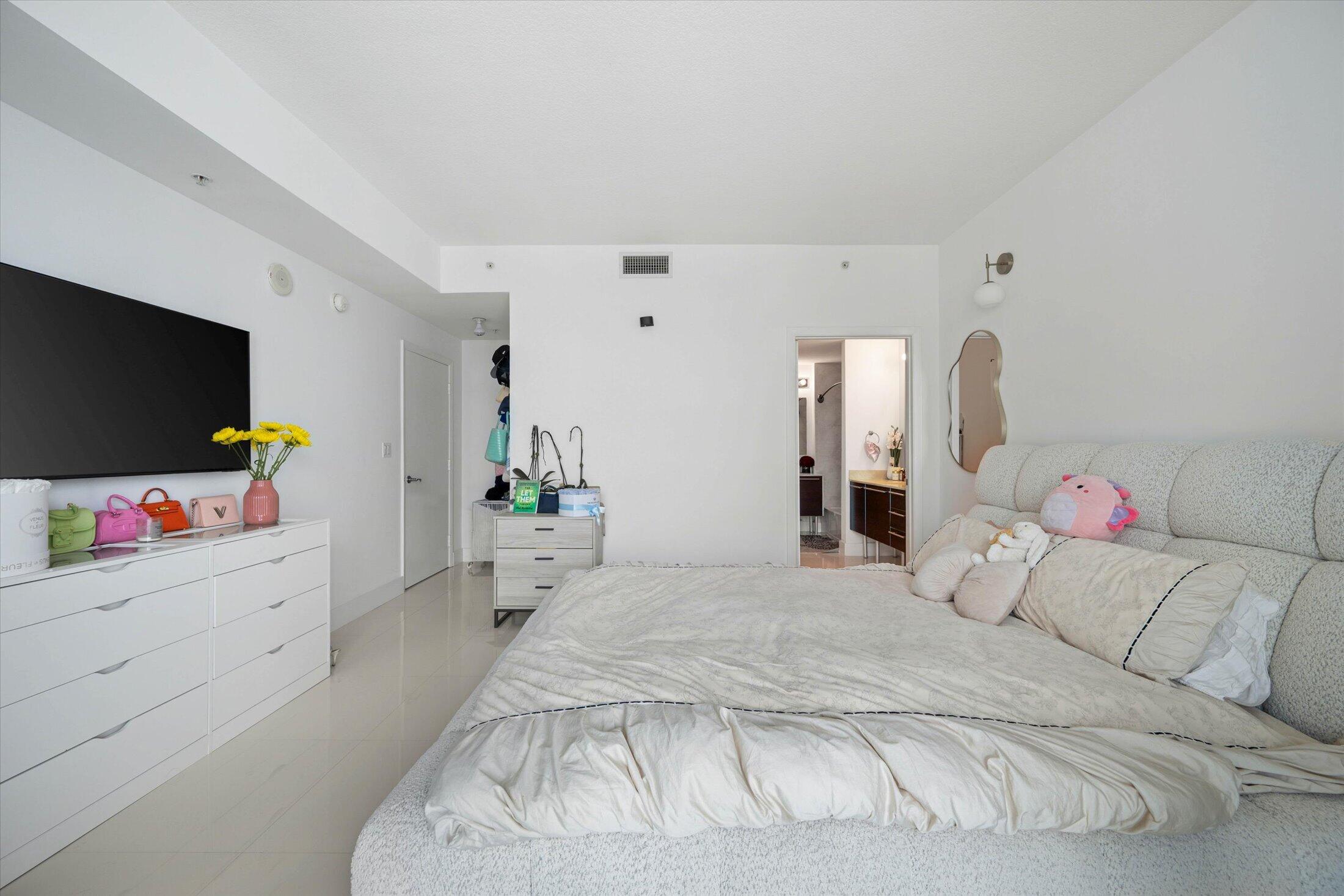 1900 N Bayshore #2312 Miami, FL 33132