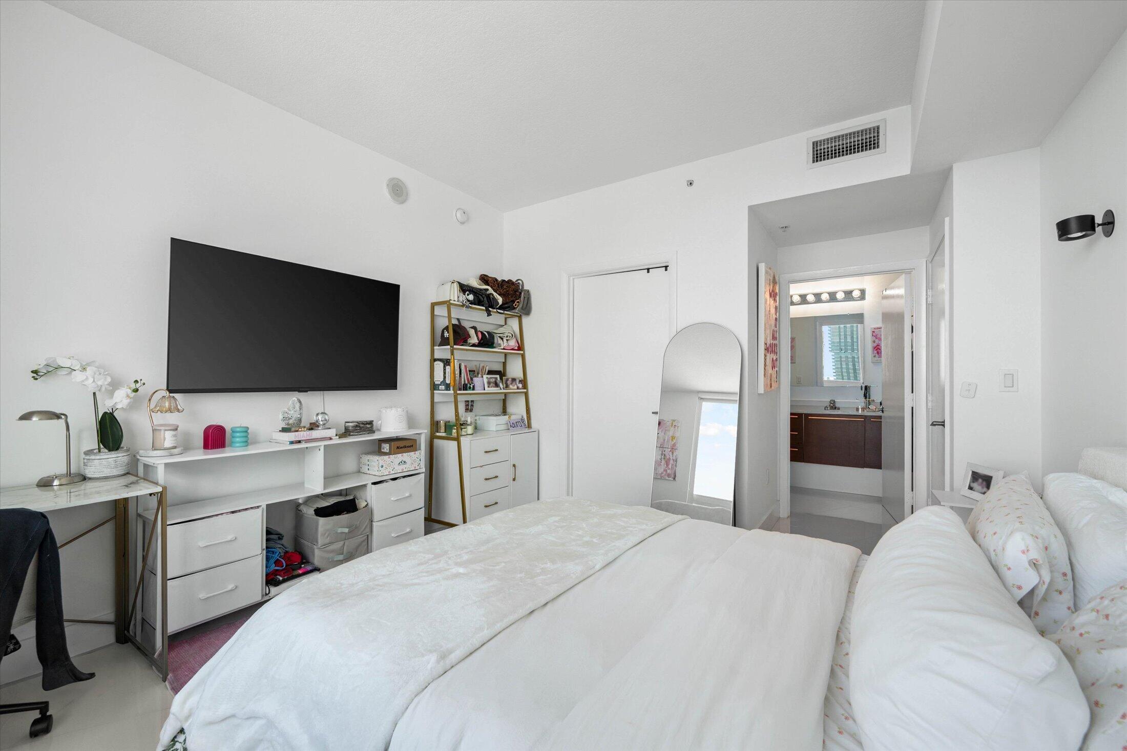 1900 N Bayshore #2312 Miami, FL 33132