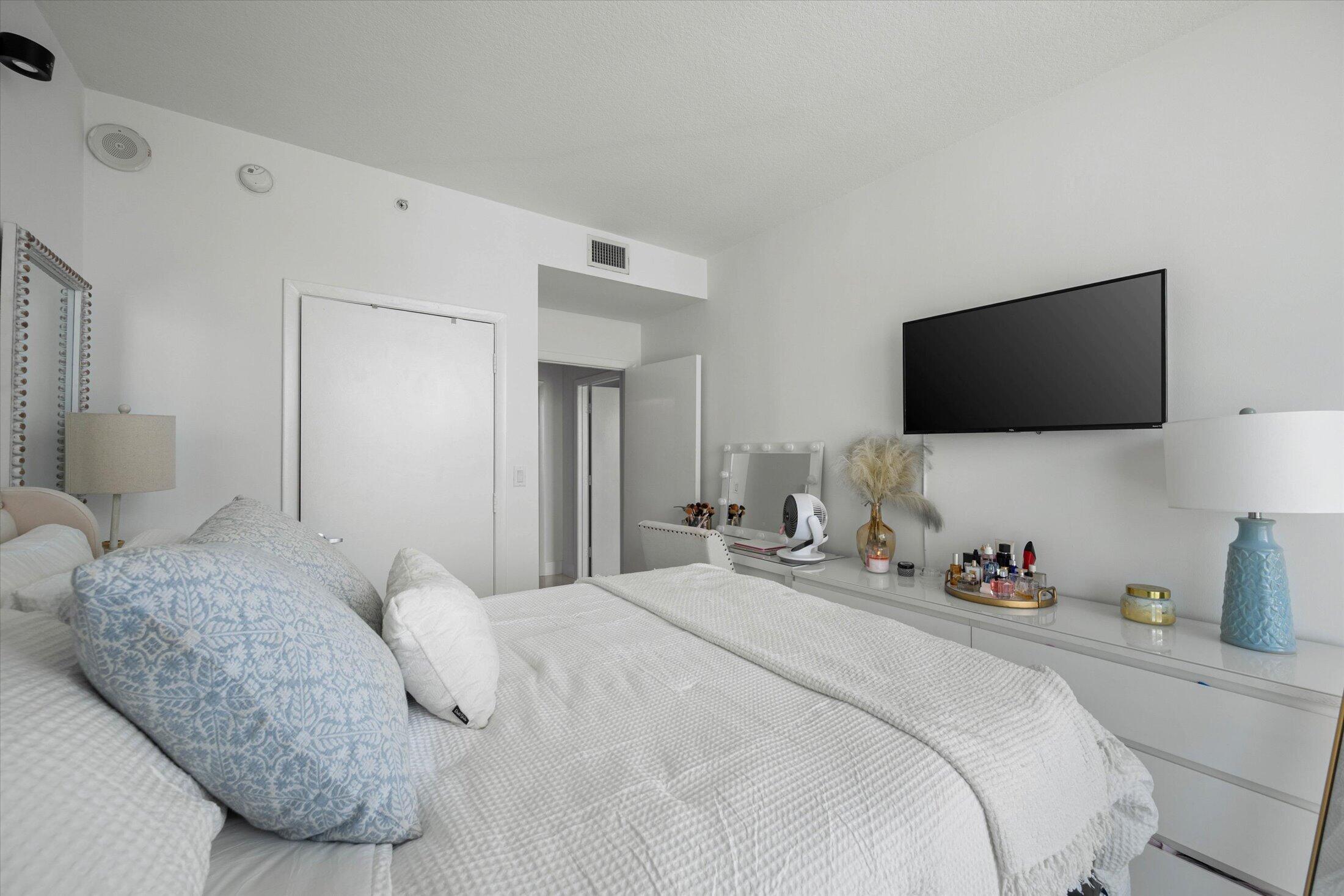 1900 N Bayshore #2312 Miami, FL 33132