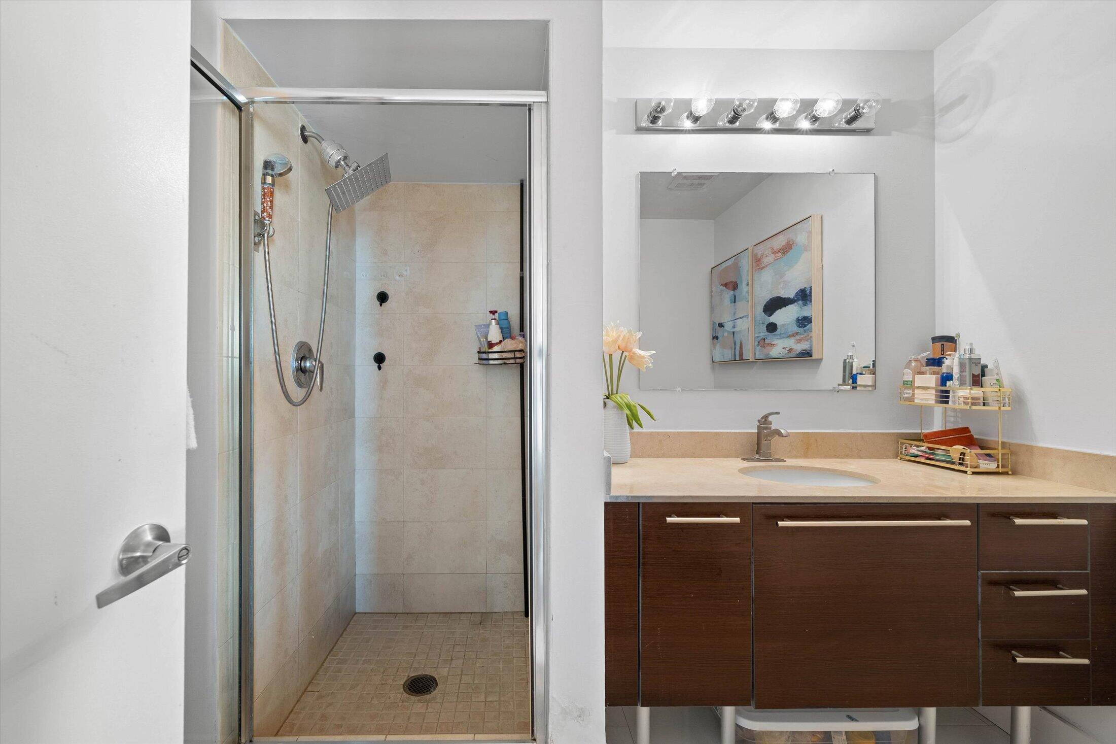 1900 N Bayshore #2312 Miami, FL 33132