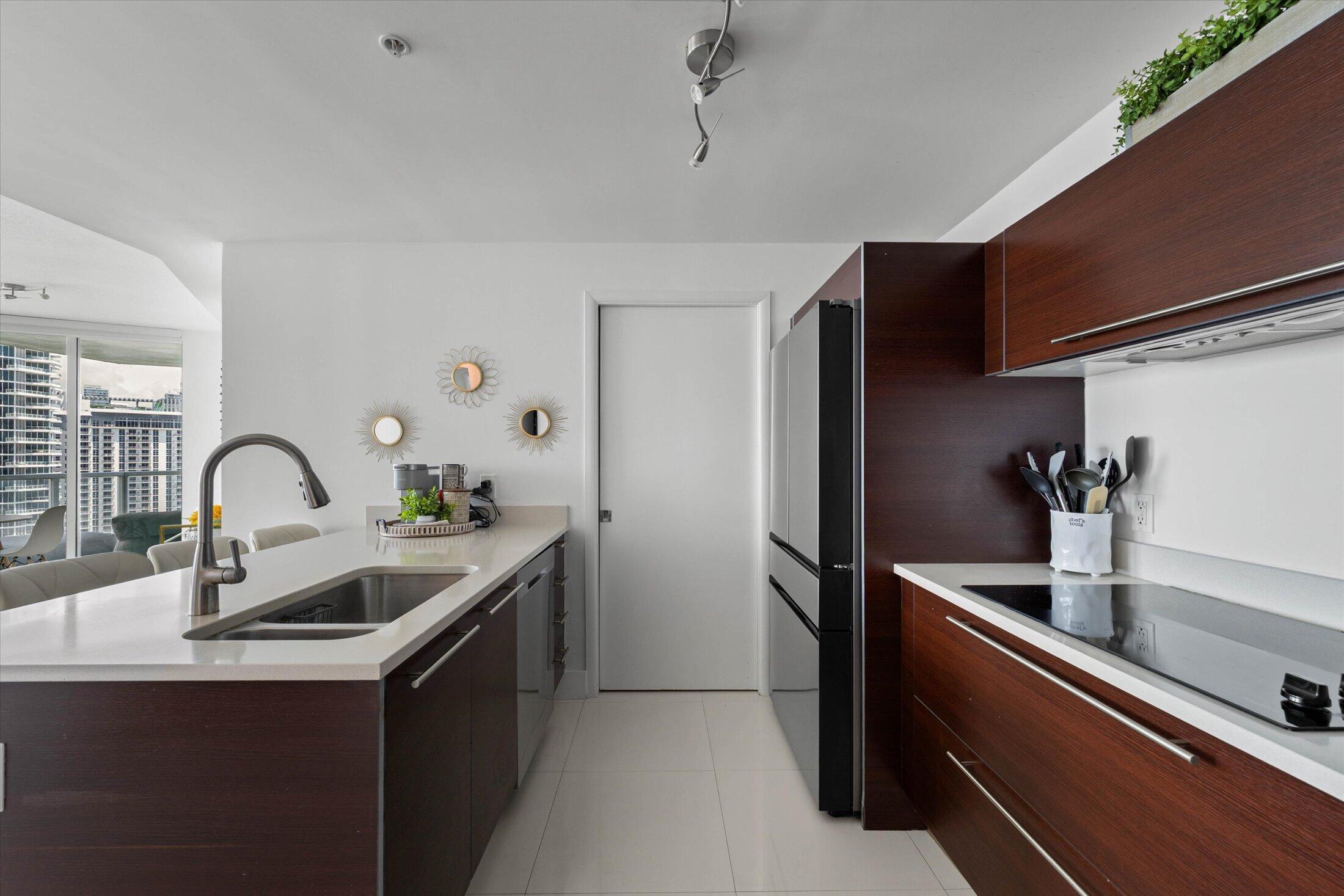 1900 N Bayshore #2312 Miami, FL 33132
