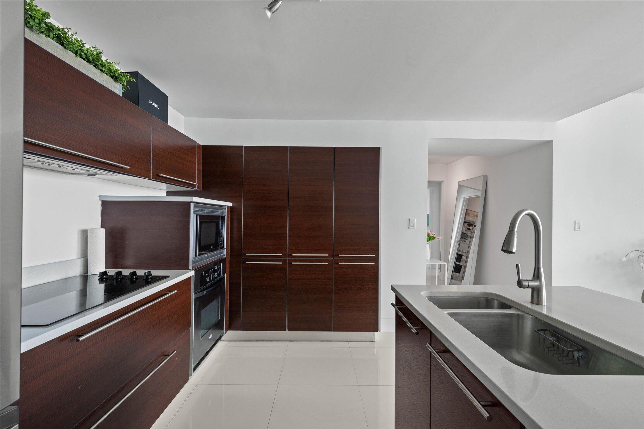 1900 N Bayshore #2312 Miami, FL 33132