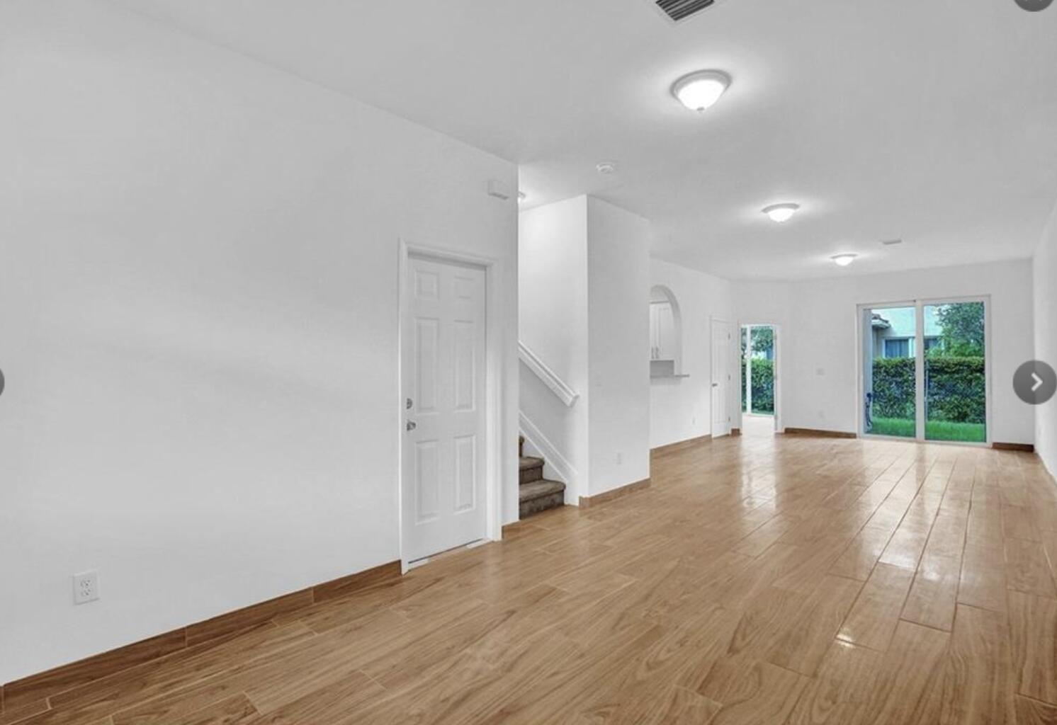 4968 SW 30th Ave Fort Lauderdale, FL 33312