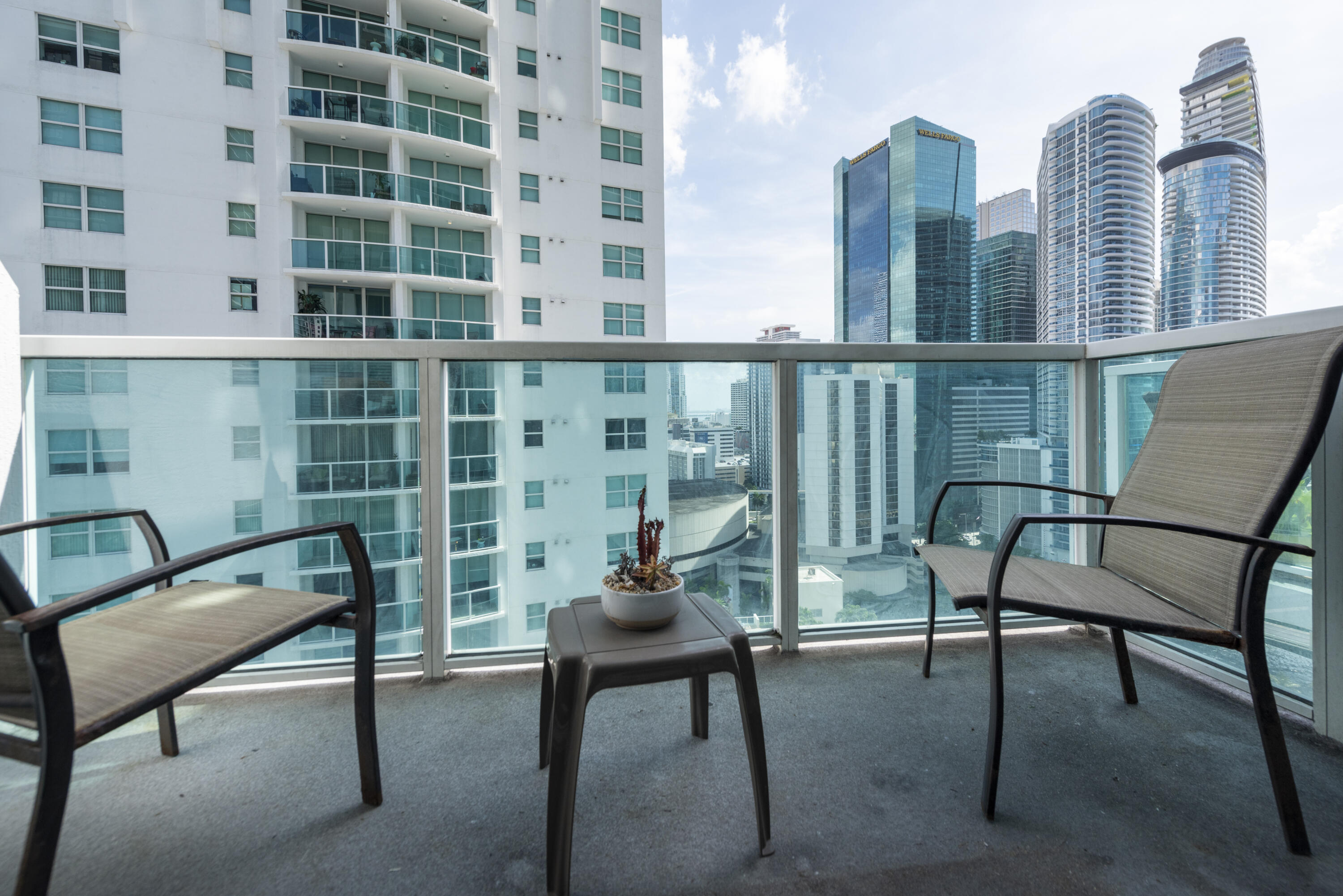 image Brickell on the River South1