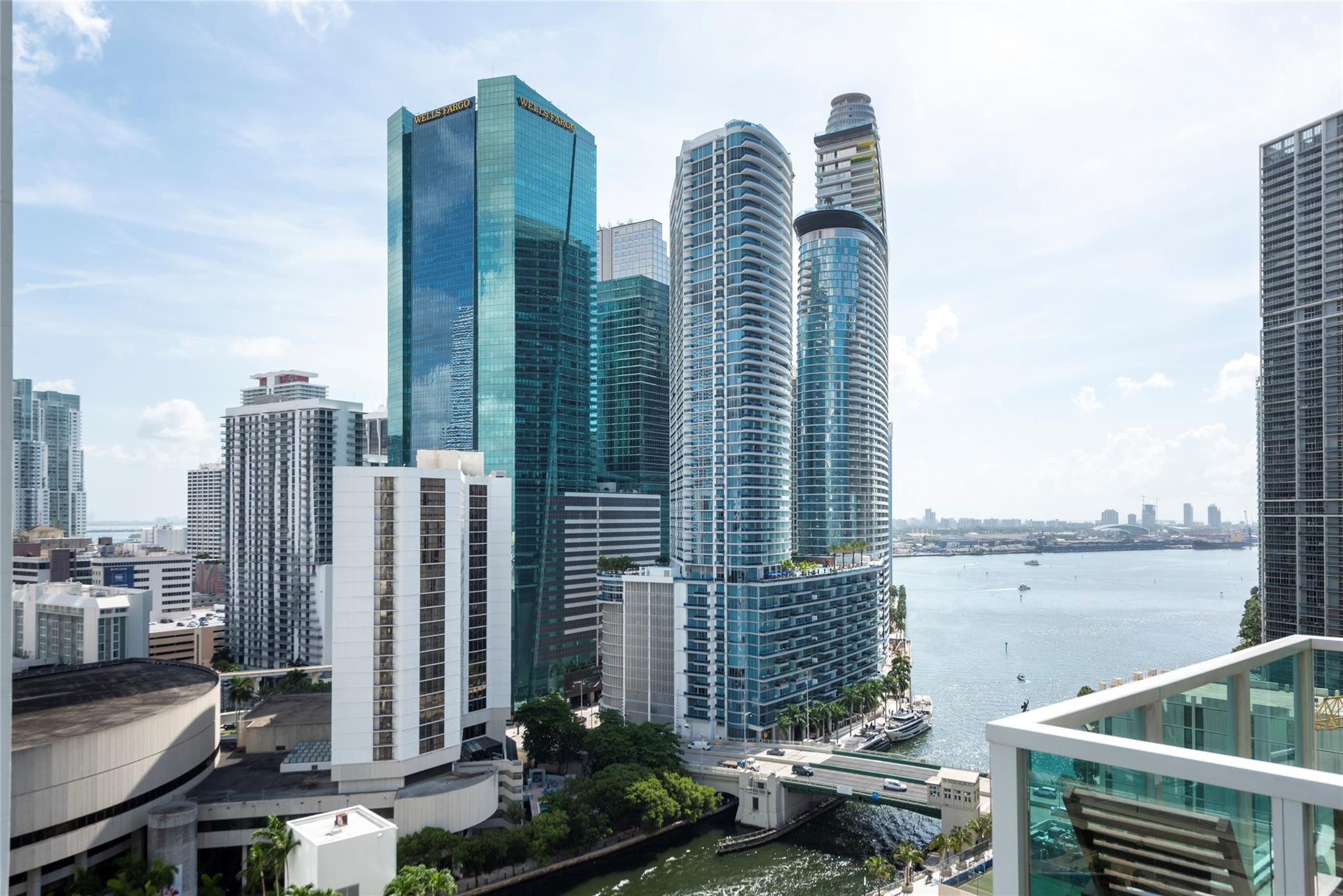 image Brickell on the River South21