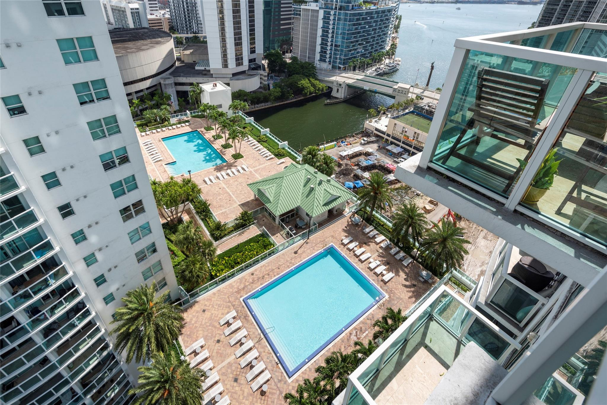 image Brickell on the River South2