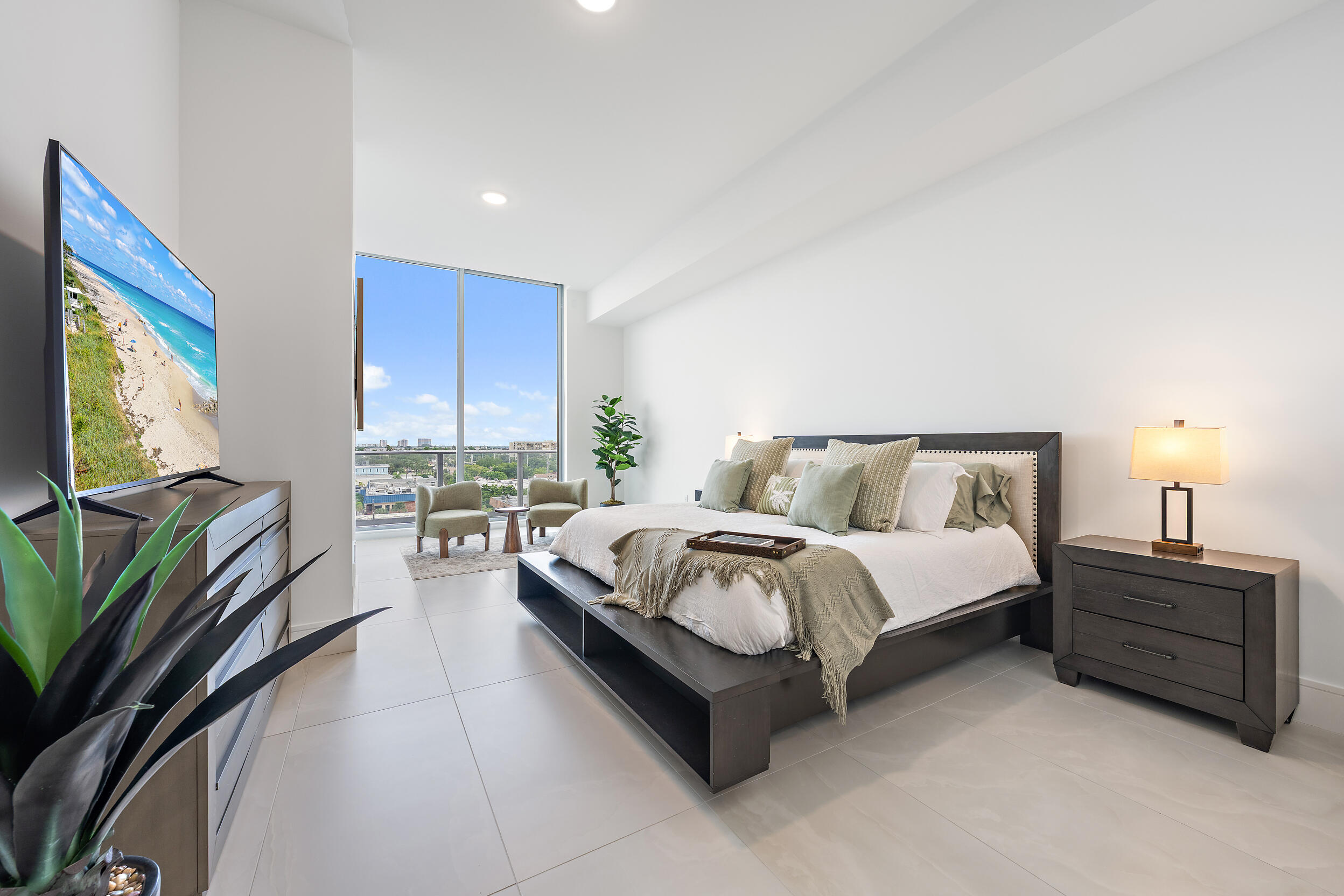 220 Lake Shr Dr #621 Lake Park, FL 33403