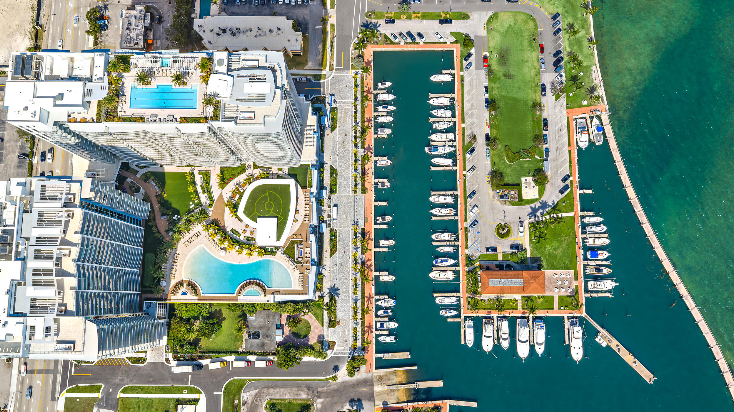 220 Lake Shr Dr #621 Lake Park, FL 33403