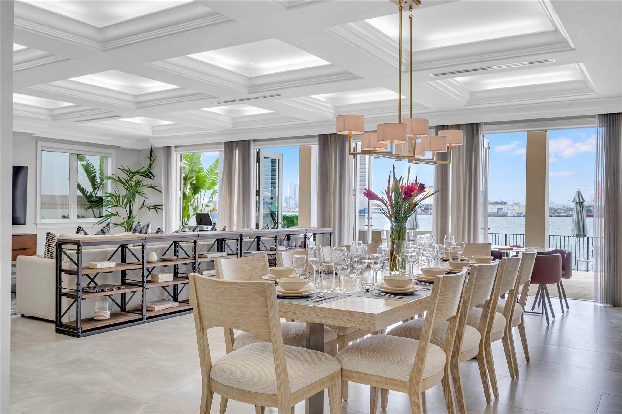 1949 Harbourview Dr Fort Lauderdale, FL 33316