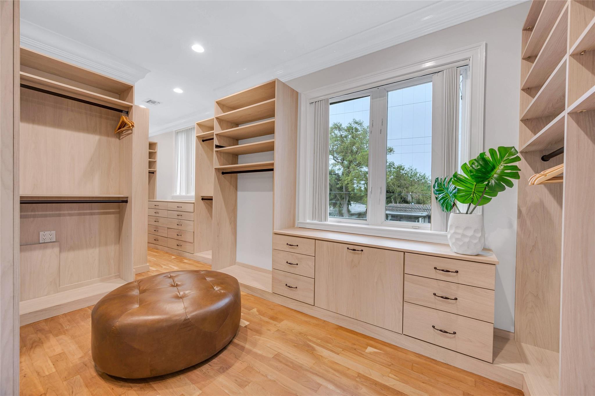 1949 Harbourview Dr Fort Lauderdale, FL 33316