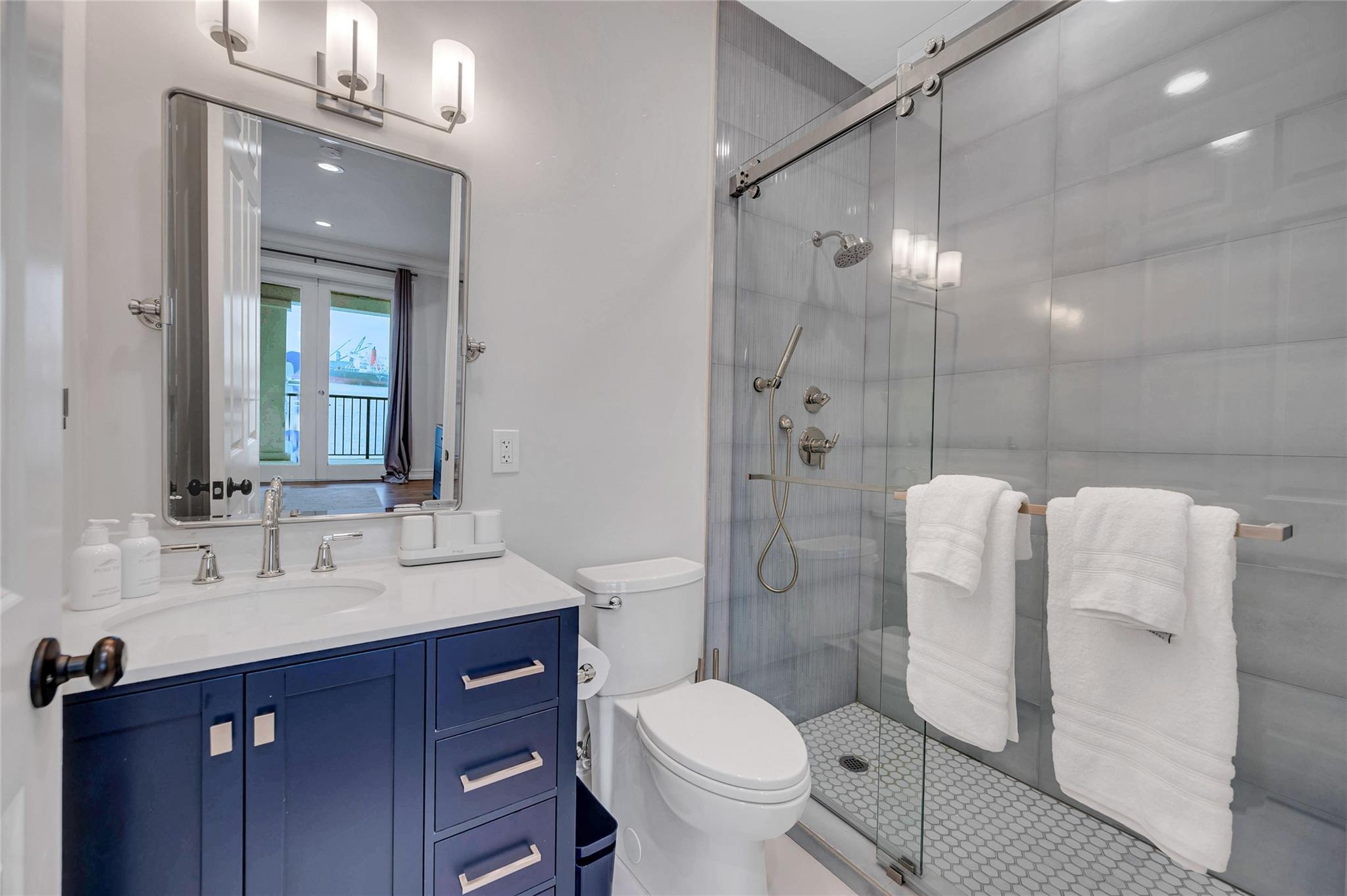 1949 Harbourview Dr Fort Lauderdale, FL 33316