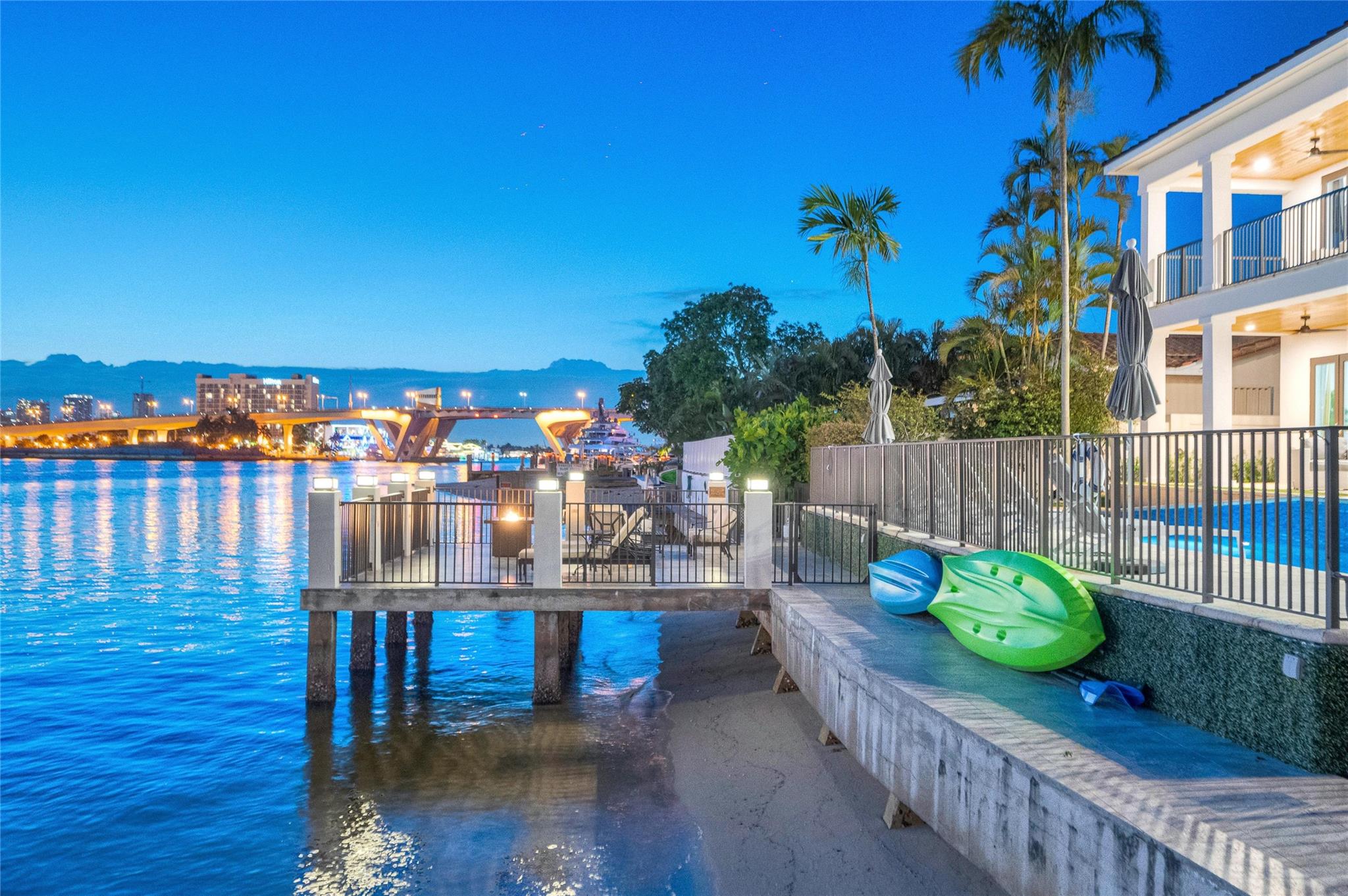 1949 Harbourview Dr Fort Lauderdale, FL 33316