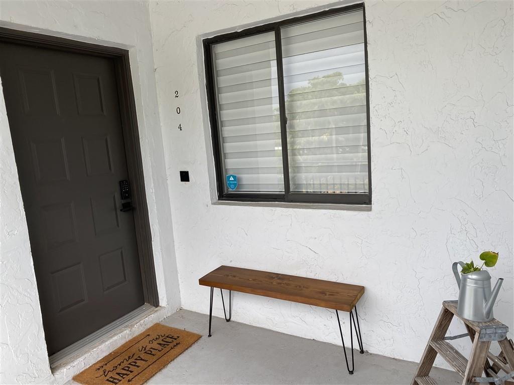 304 Racquet Clb Rd #204 Weston, FL 33326