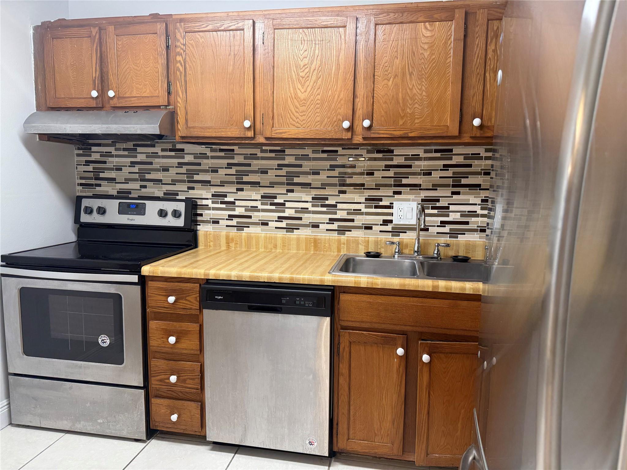 3760 Inverrary Dr #2Q