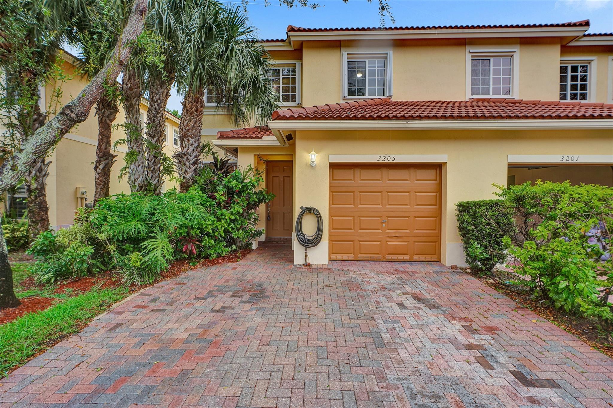 3205 NW 33rd St