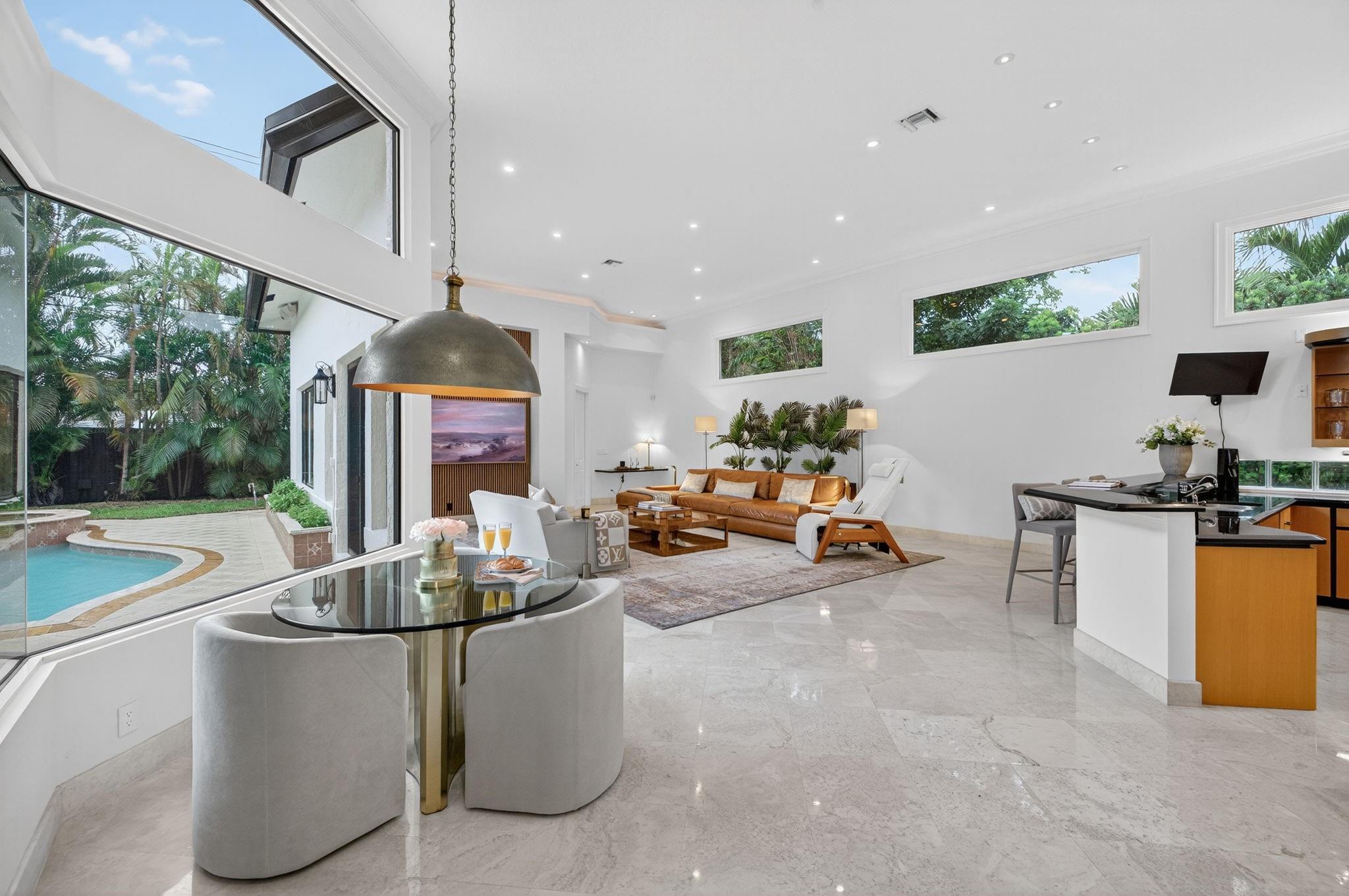 1518 E Lake Dr Fort Lauderdale, FL 33316