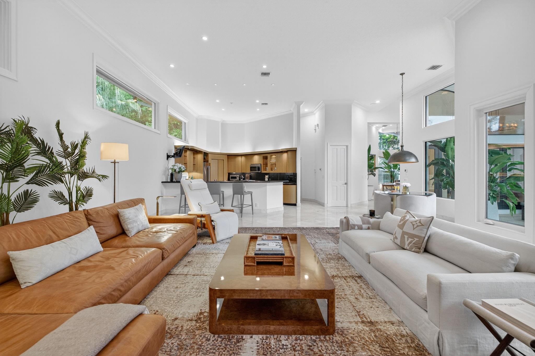 1518 E Lake Dr Fort Lauderdale, FL 33316