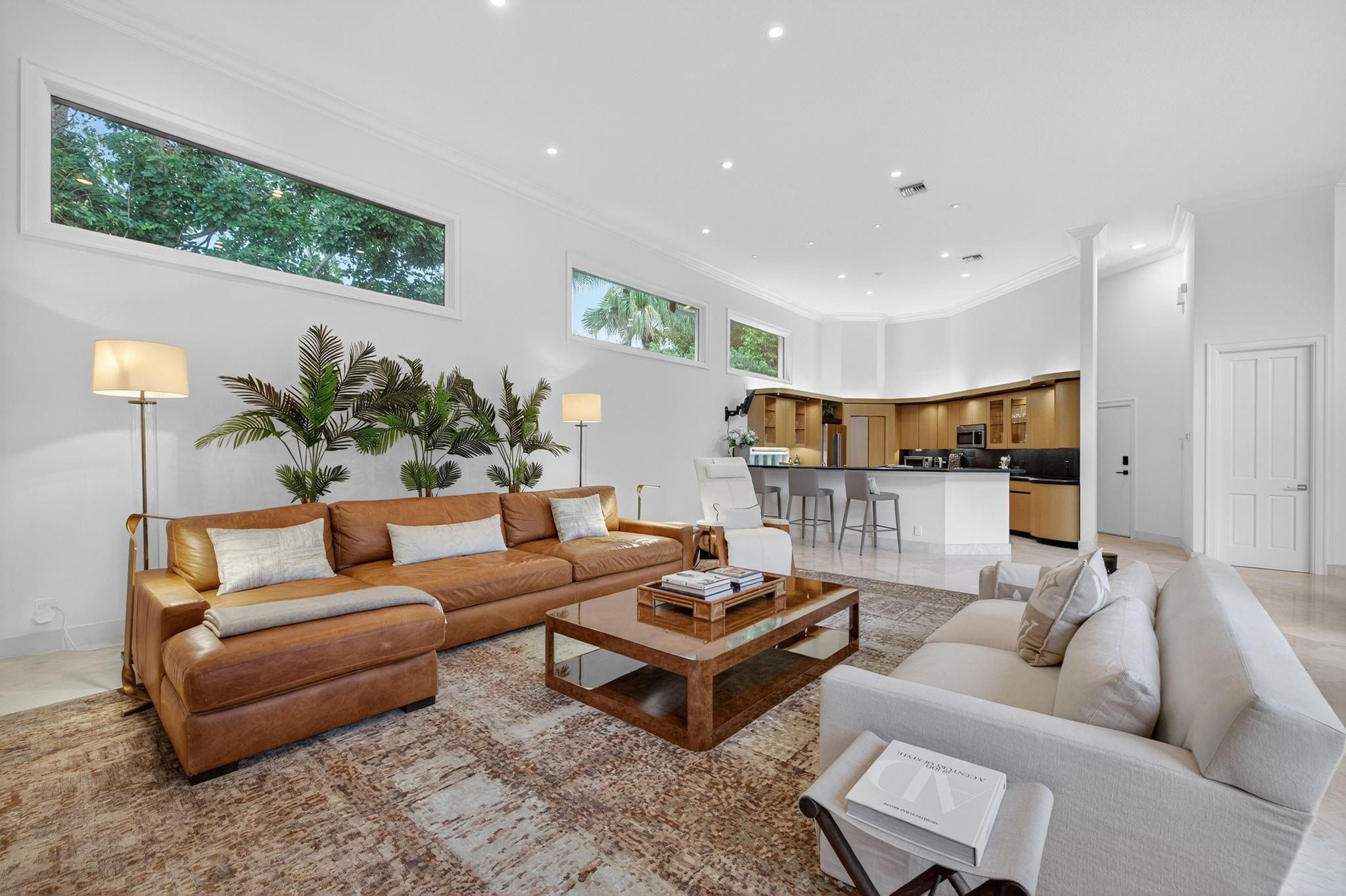 1518 E Lake Dr Fort Lauderdale, FL 33316