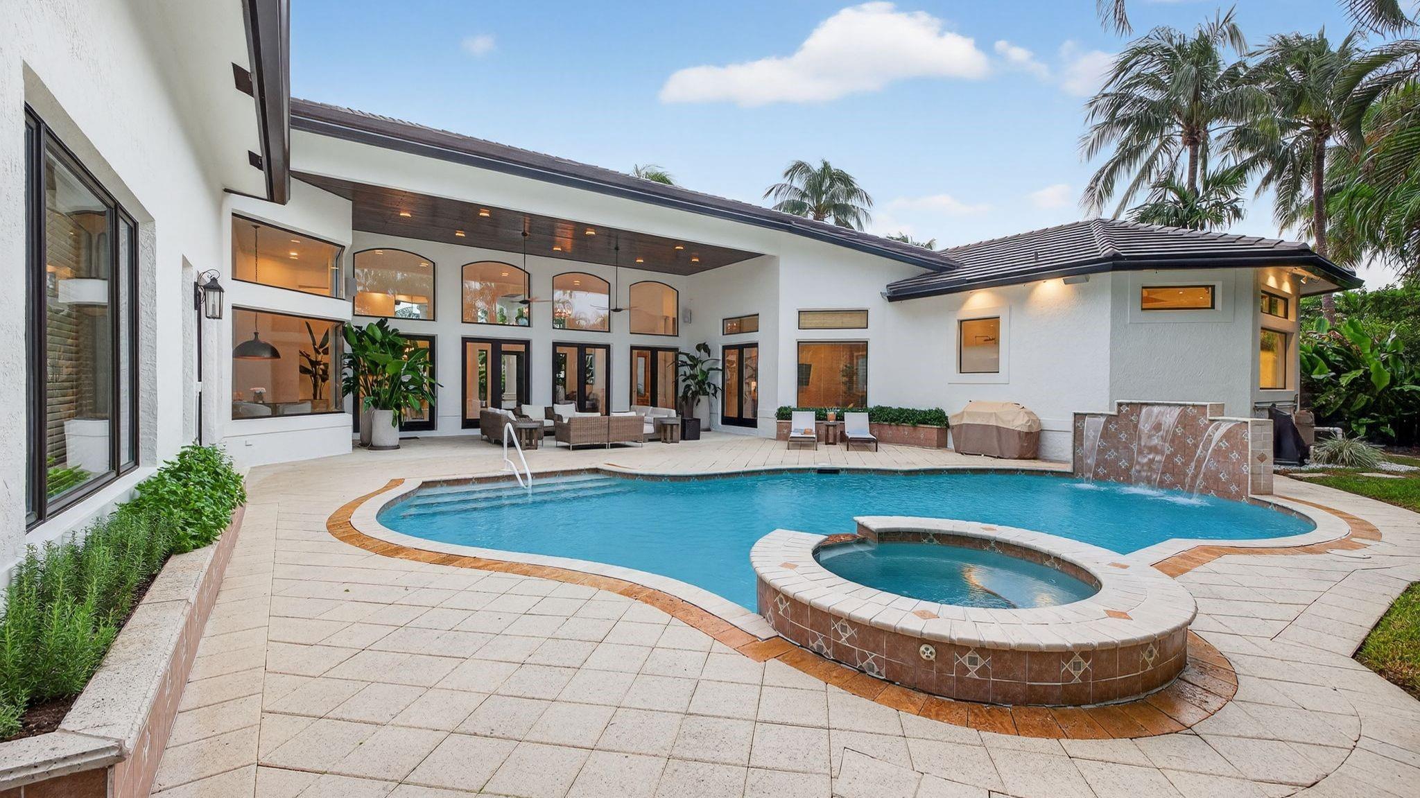 1518 E Lake Dr Fort Lauderdale, FL 33316