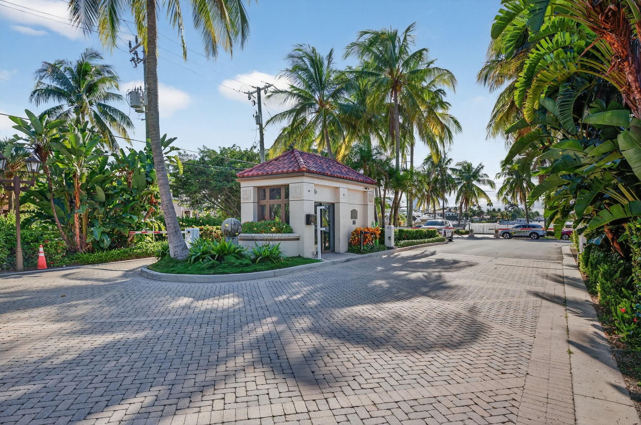 1518 E Lake Dr Fort Lauderdale, FL 33316