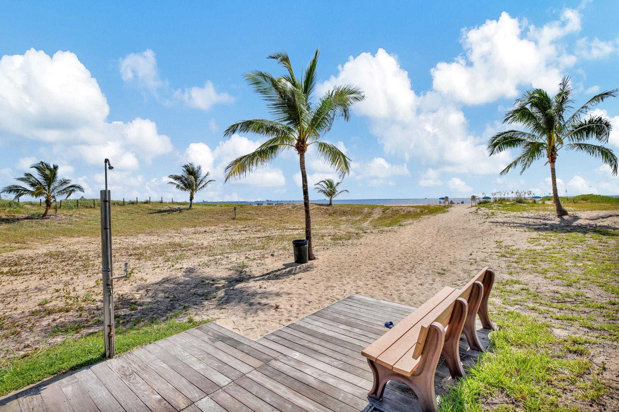 1518 E Lake Dr Fort Lauderdale, FL 33316