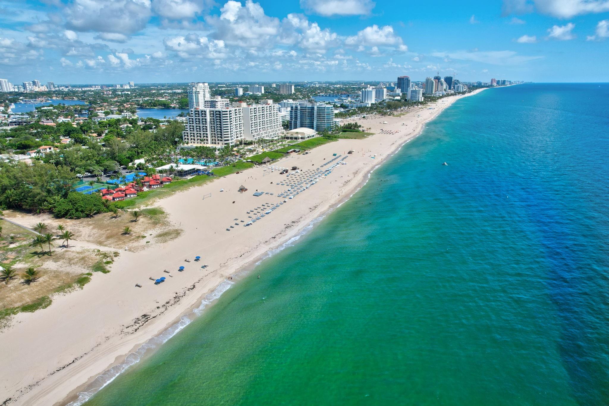 1518 E Lake Dr Fort Lauderdale, FL 33316