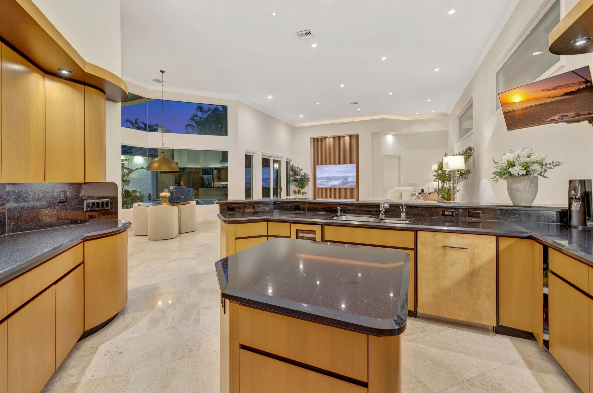 1518 E Lake Dr Fort Lauderdale, FL 33316