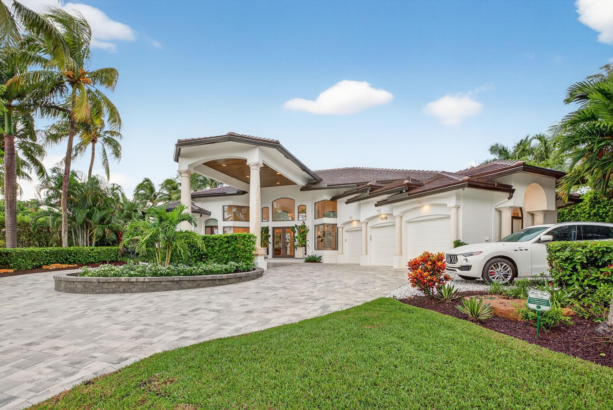 1518 E Lake Dr Fort Lauderdale, FL 33316