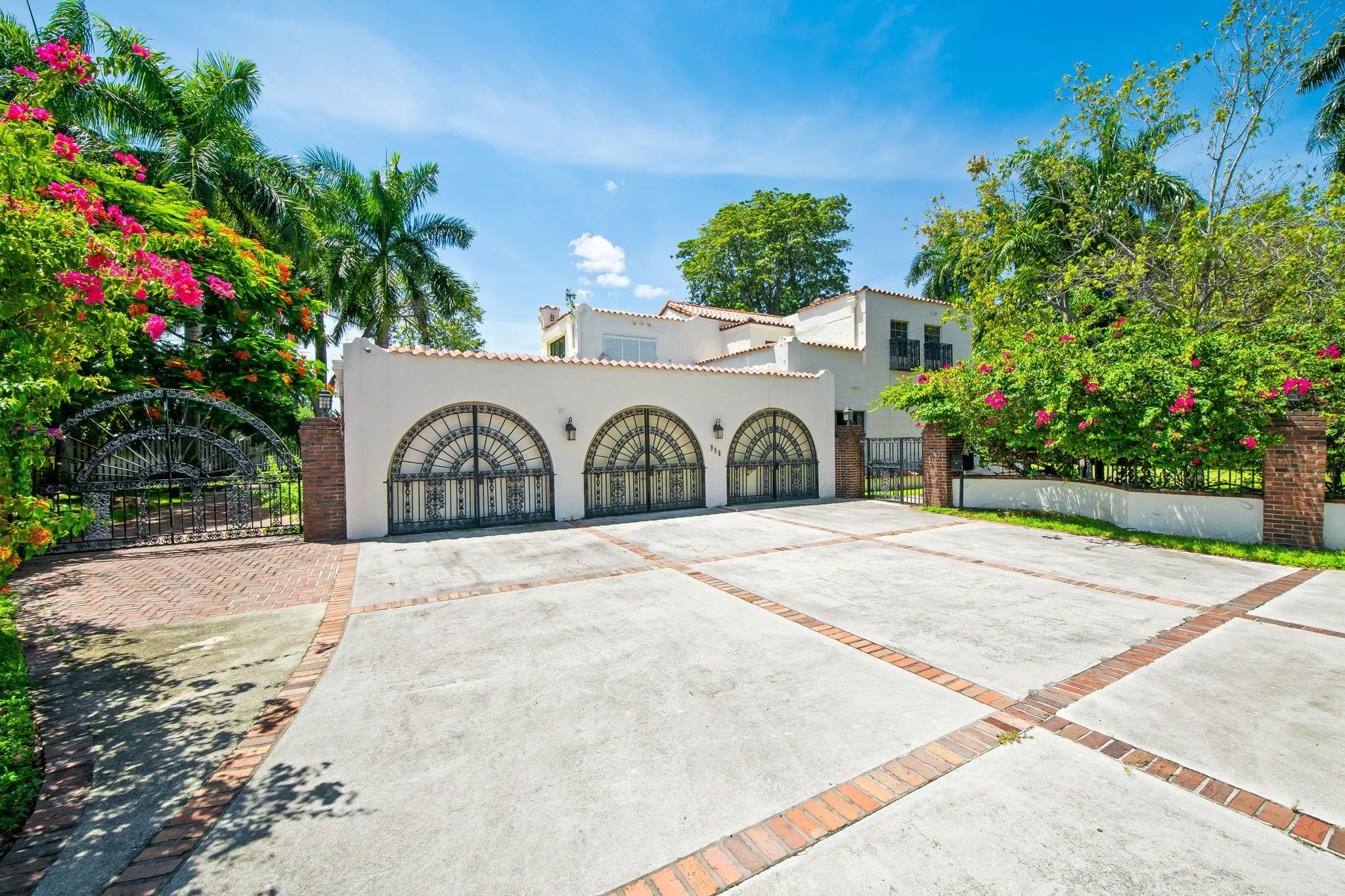 629 SW 8th Ter Fort Lauderdale, FL 33315