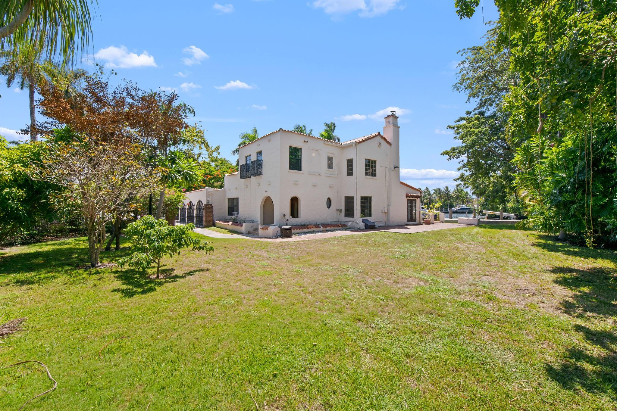 629 SW 8th Ter Fort Lauderdale, FL 33315