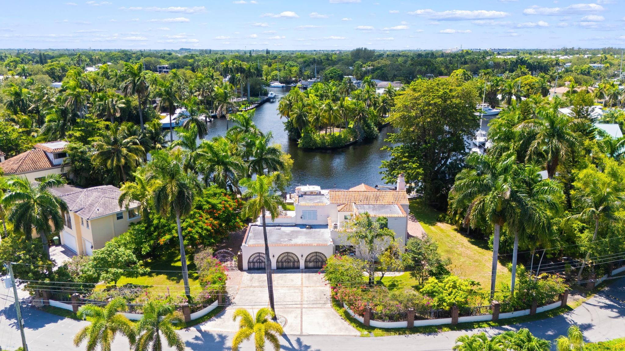 629 SW 8th Ter Fort Lauderdale, FL 33315