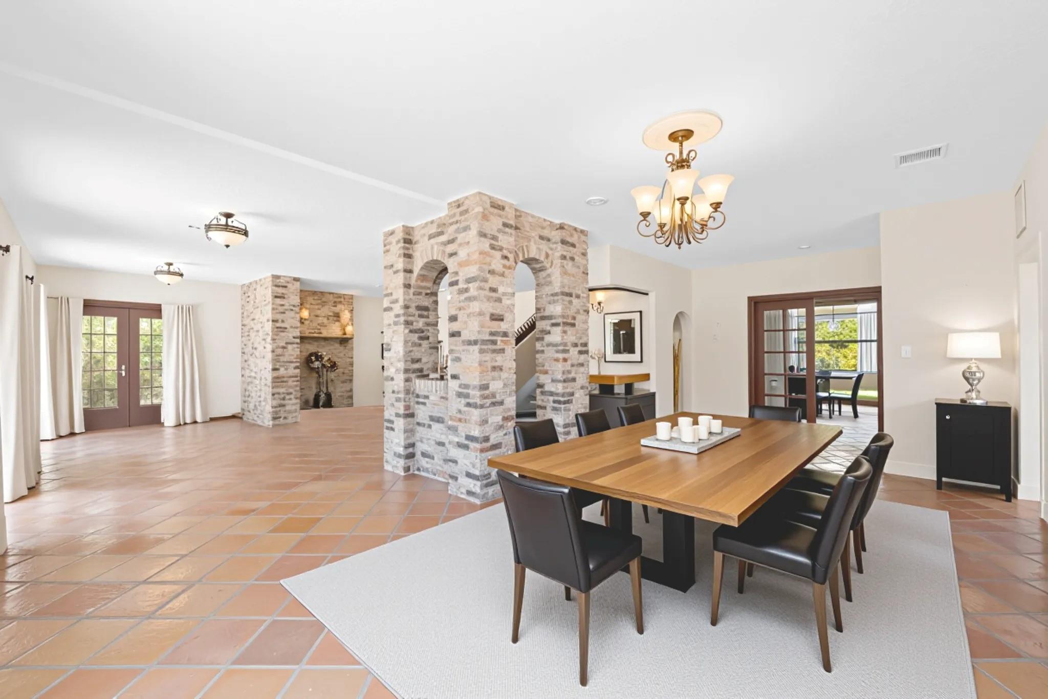 629 SW 8th Ter Fort Lauderdale, FL 33315