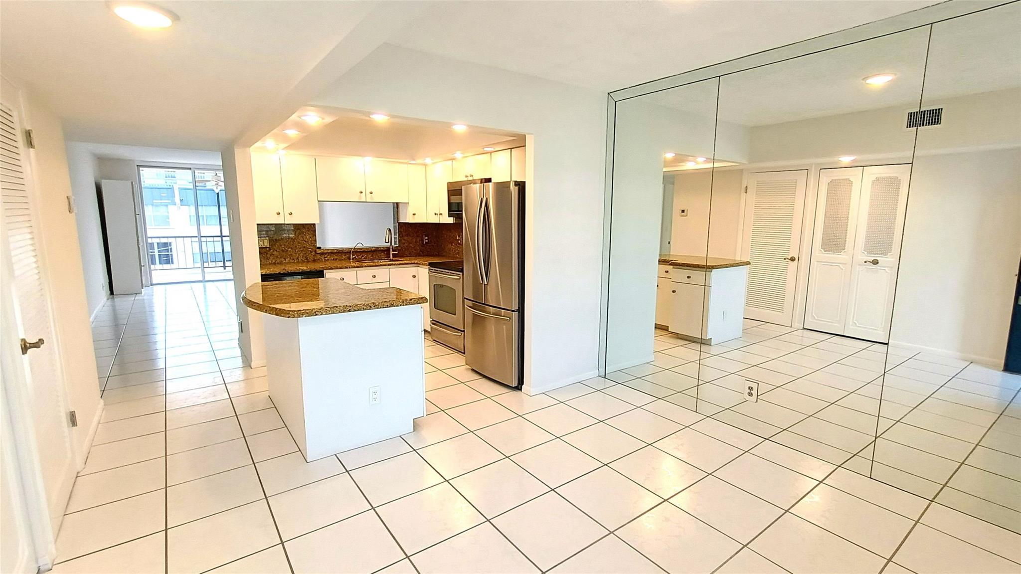 777 S Federal Hwy #M301