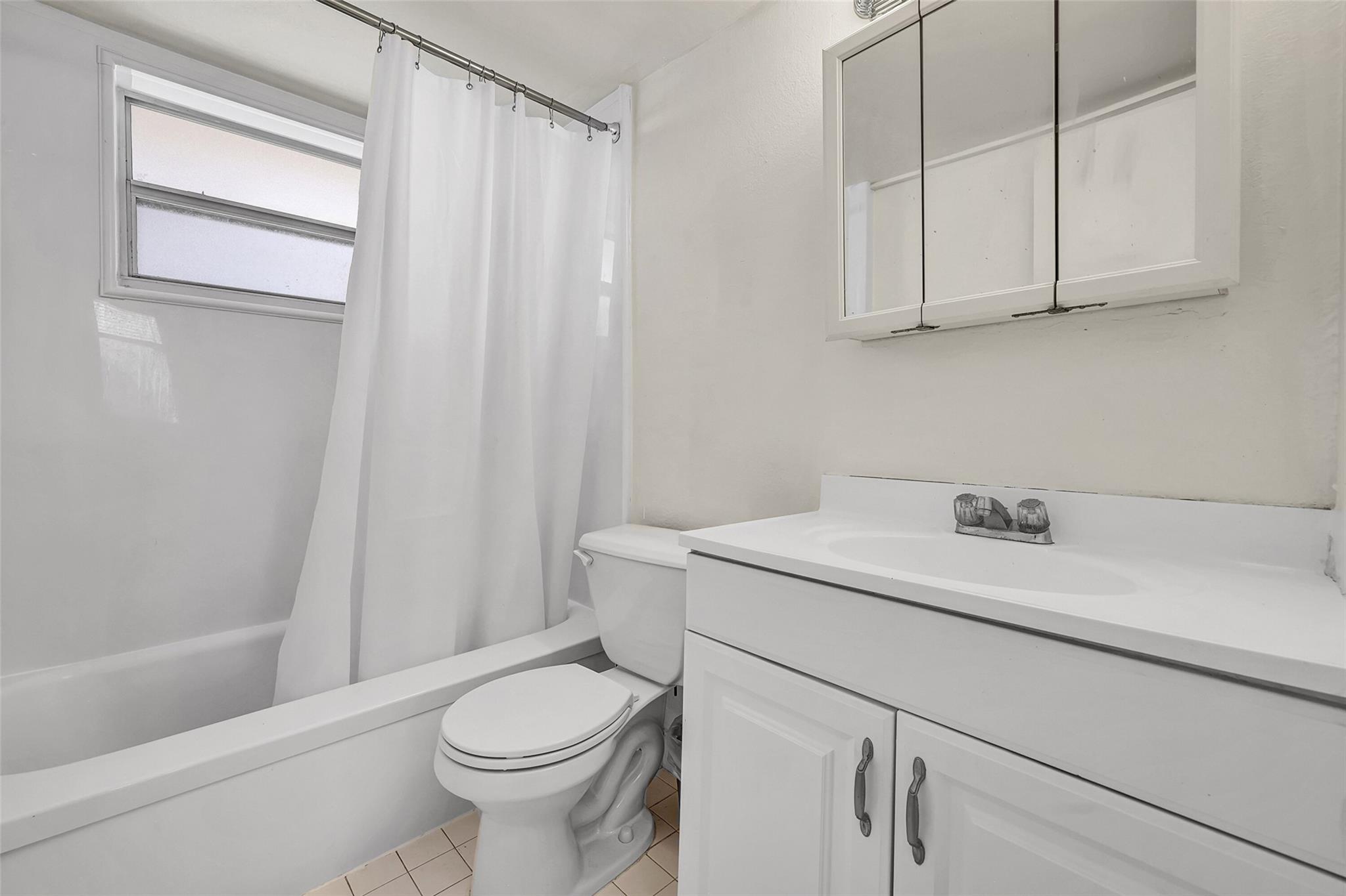 1300 Lincoln Rd #D-804 Miami Beach, FL 33139