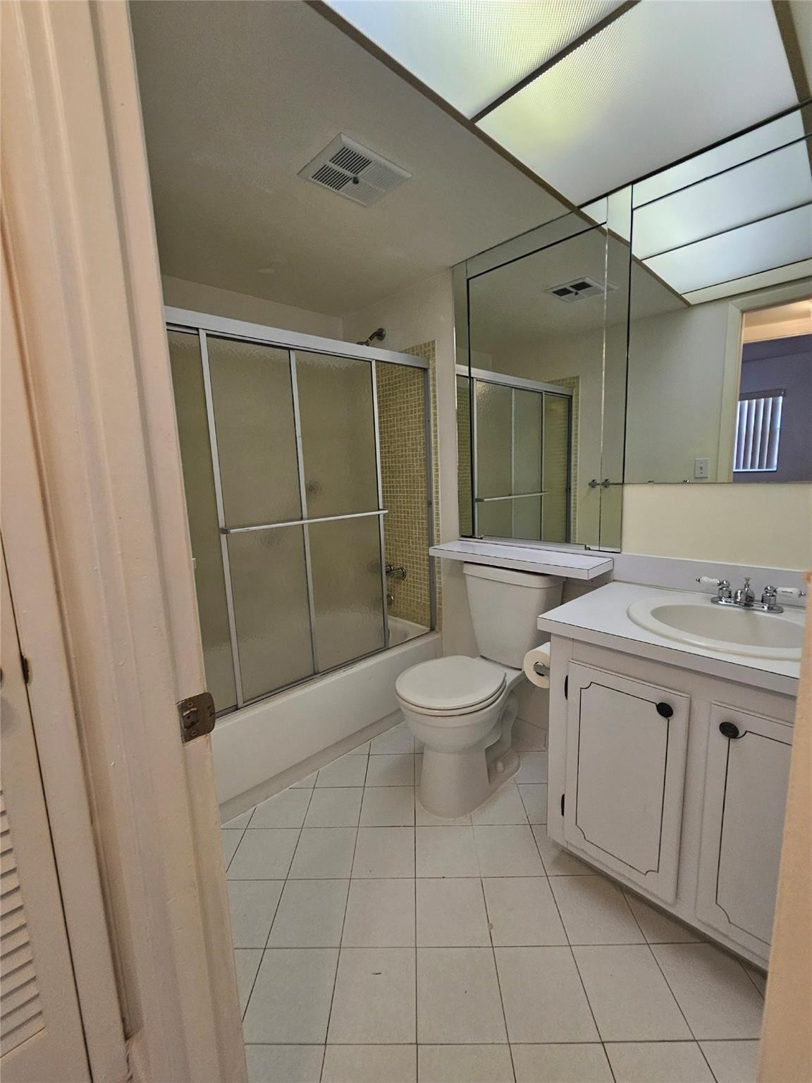 3051 Sunrise Lks Dr #203 Fort Lauderdale, FL 33322