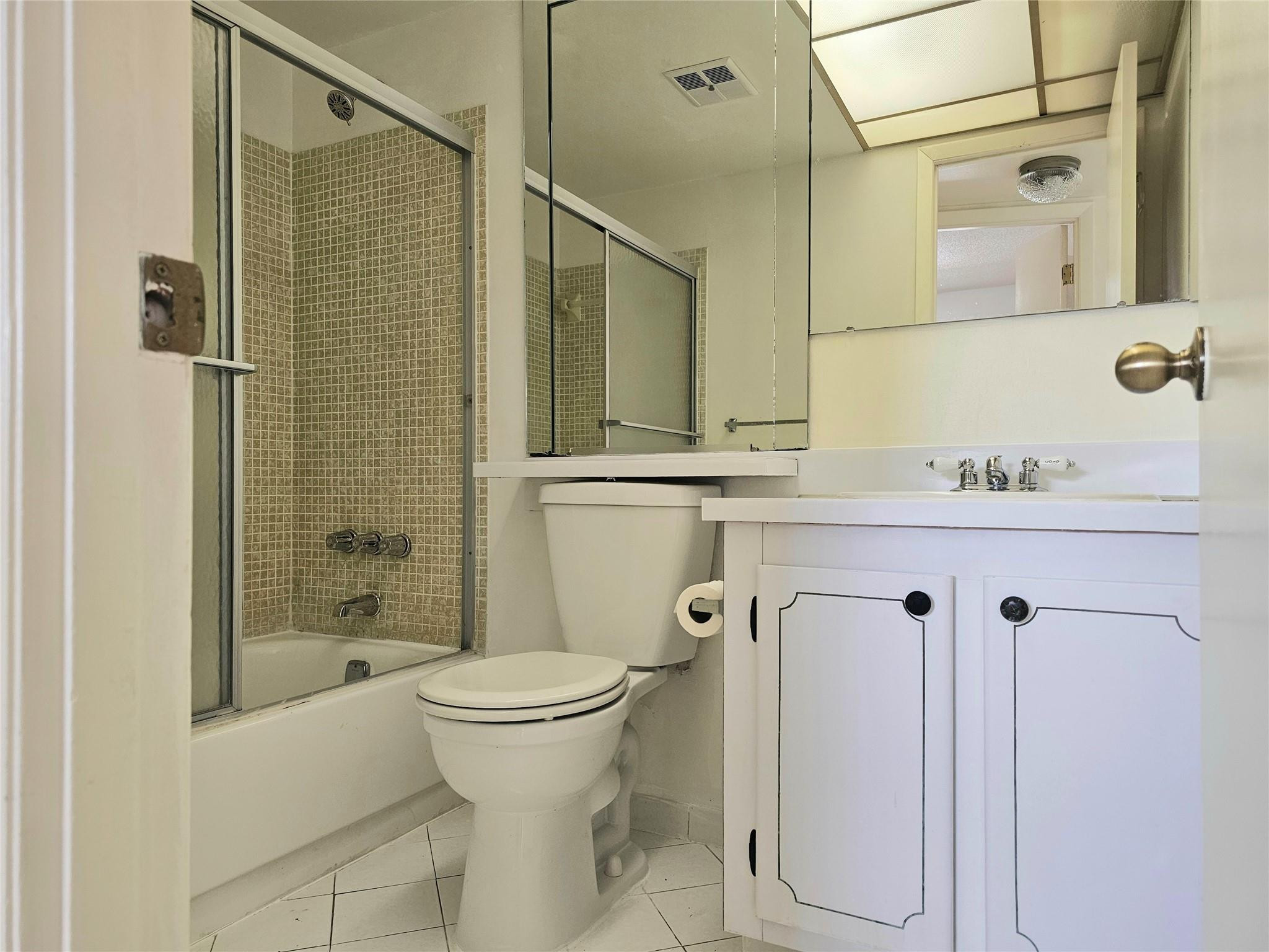 3051 Sunrise Lks Dr #203 Fort Lauderdale, FL 33322