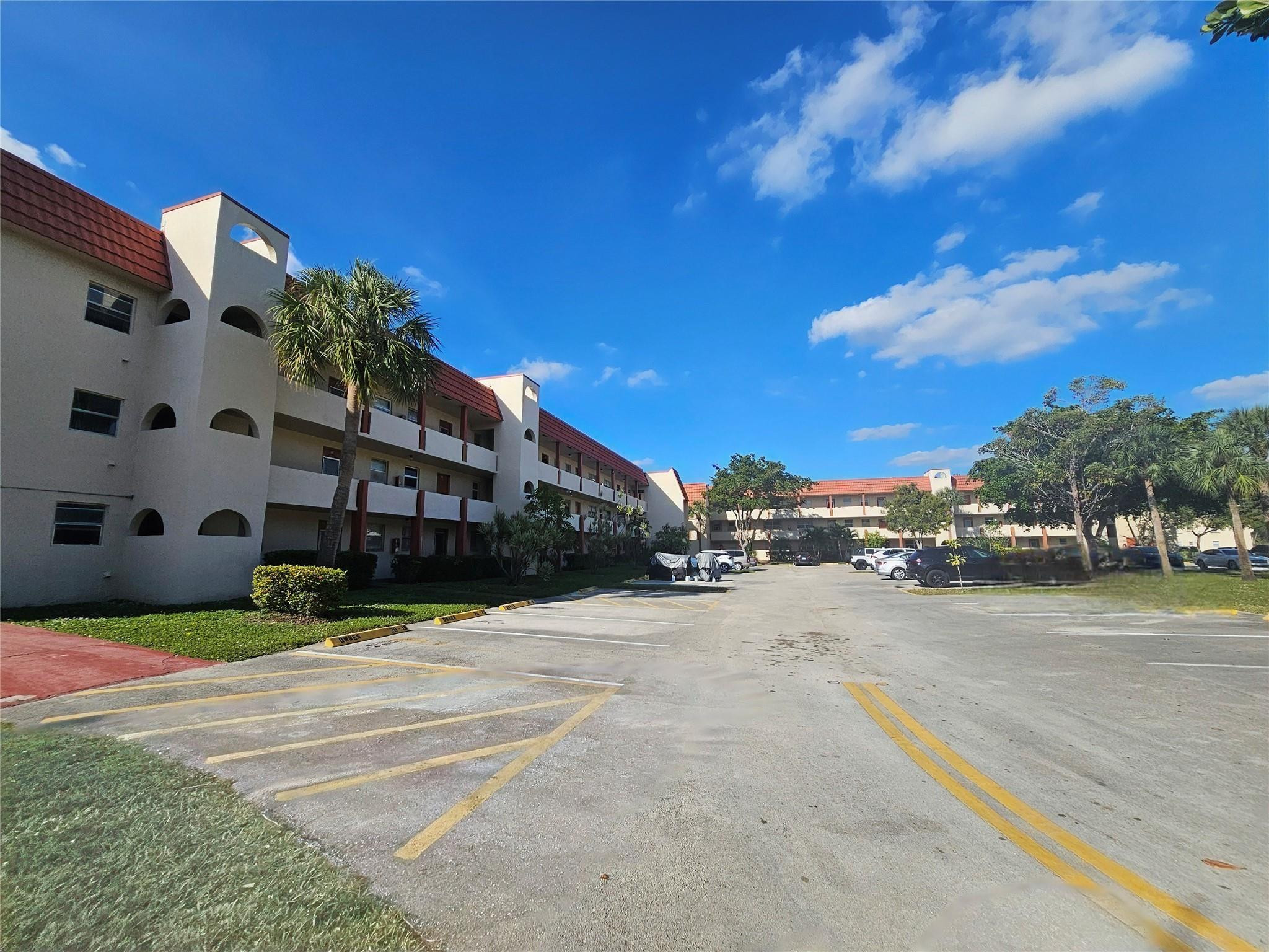 3051 Sunrise Lks Dr #203 Fort Lauderdale, FL 33322
