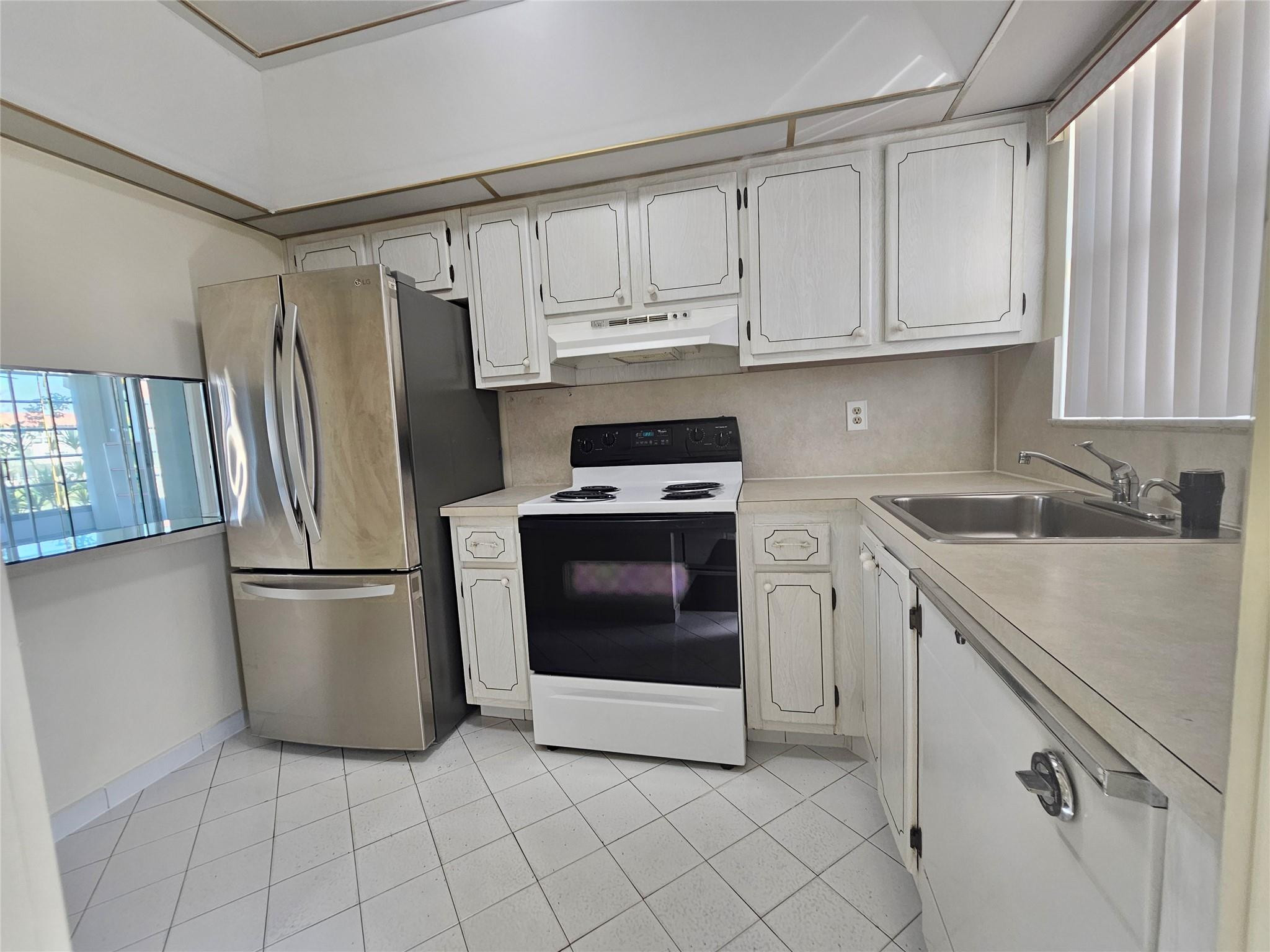 3051 Sunrise Lks Dr #203 Fort Lauderdale, FL 33322