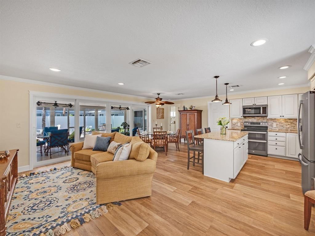 2250 NE 35th Lighthouse Point, FL 33064