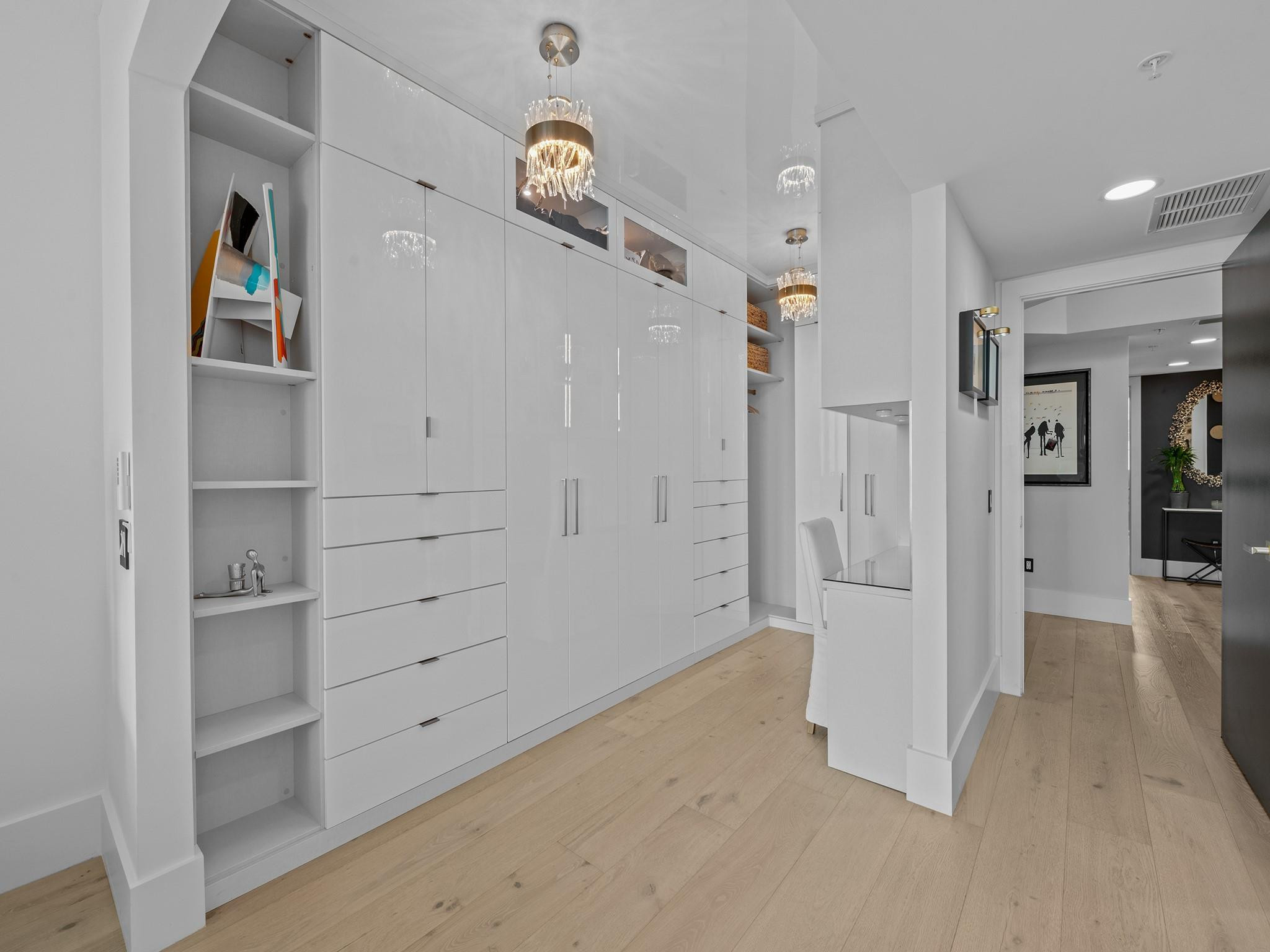 411 N New Riv #2401 Fort Lauderdale, FL 33301